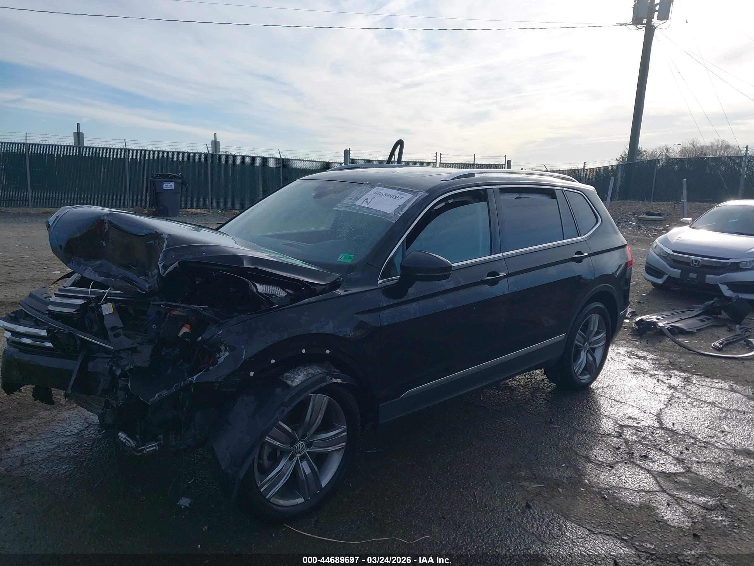 VOLKSWAGEN TIGUAN image 2