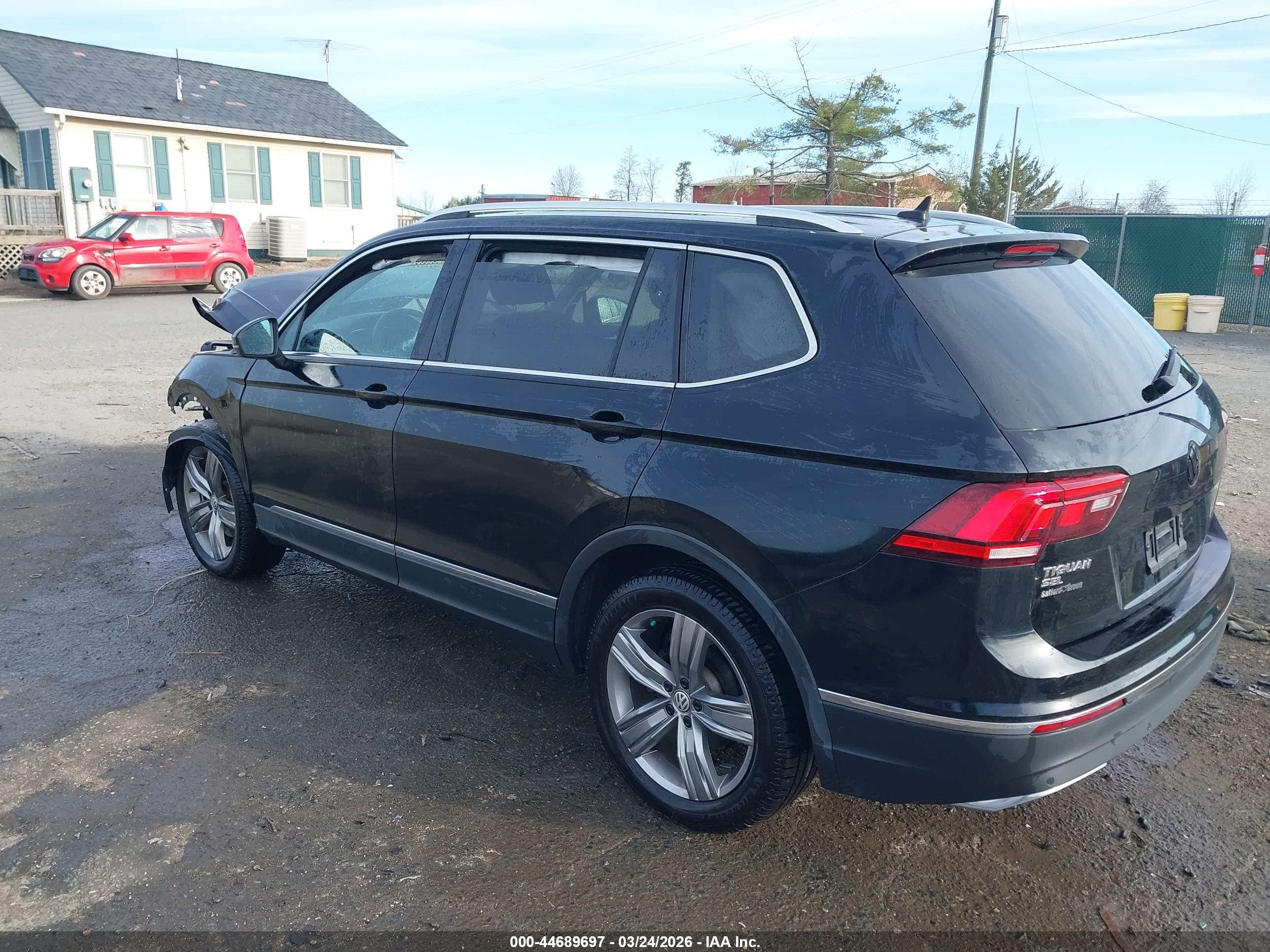 VOLKSWAGEN TIGUAN image 3
