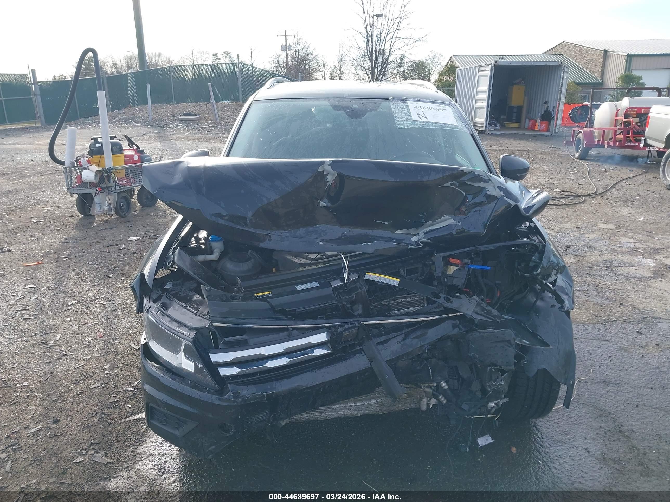 VOLKSWAGEN TIGUAN image 6