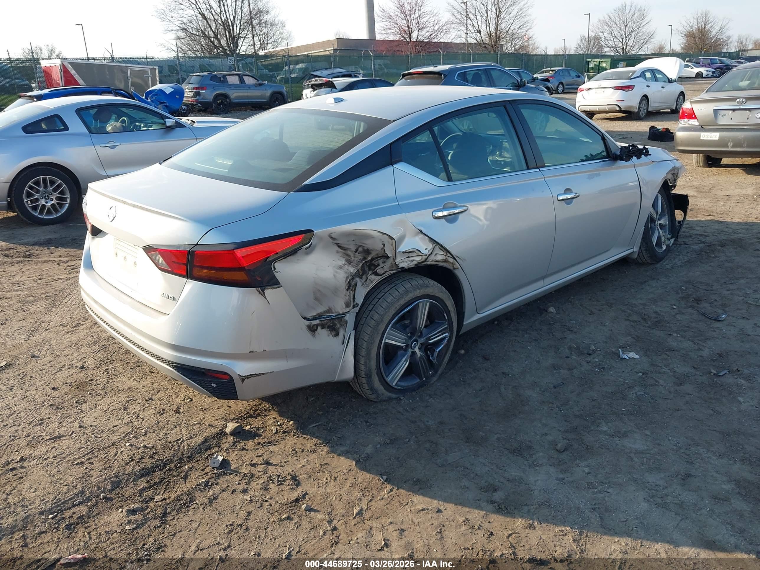 NISSAN ALTIMA image 4