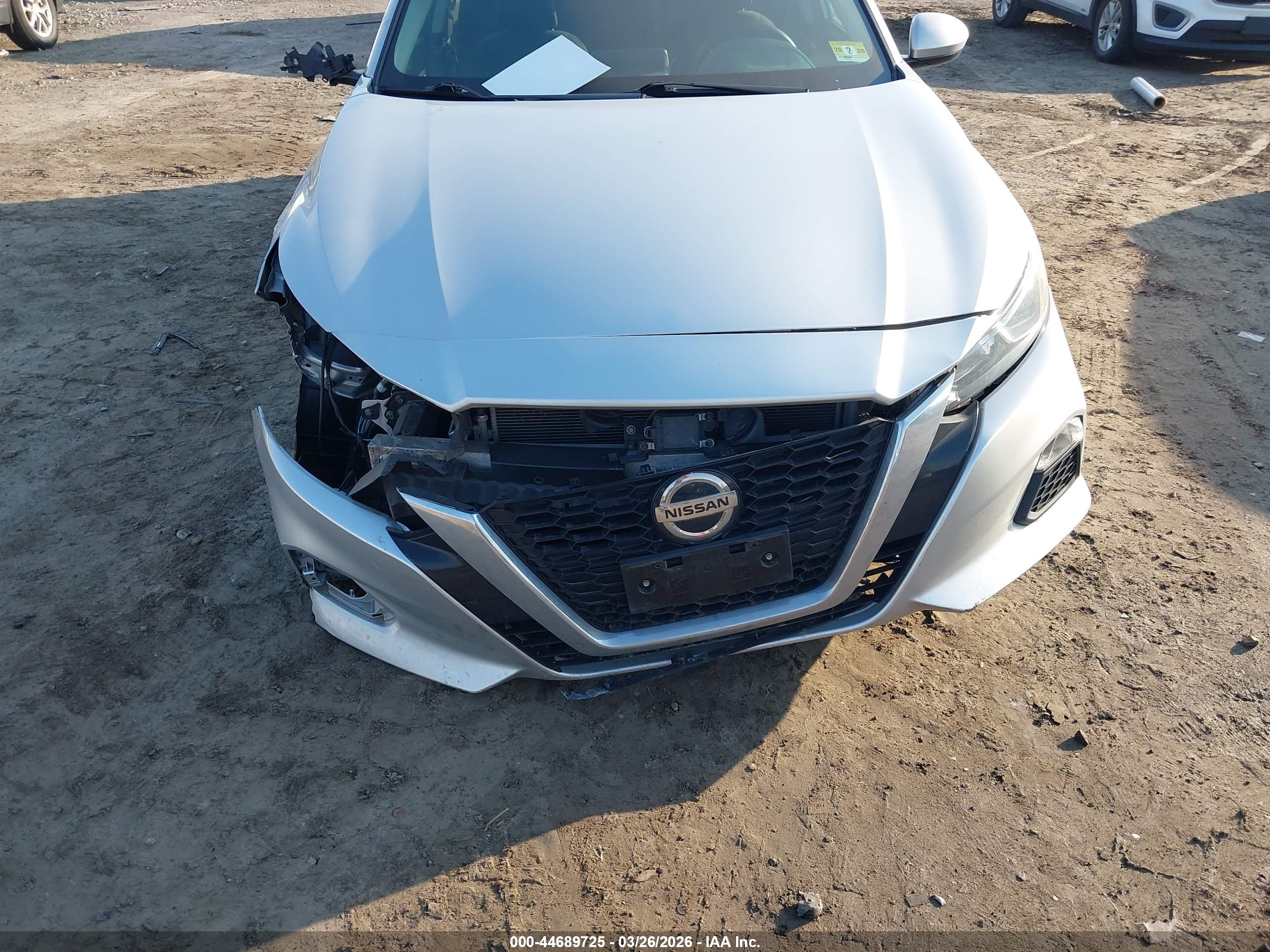 NISSAN ALTIMA image 6