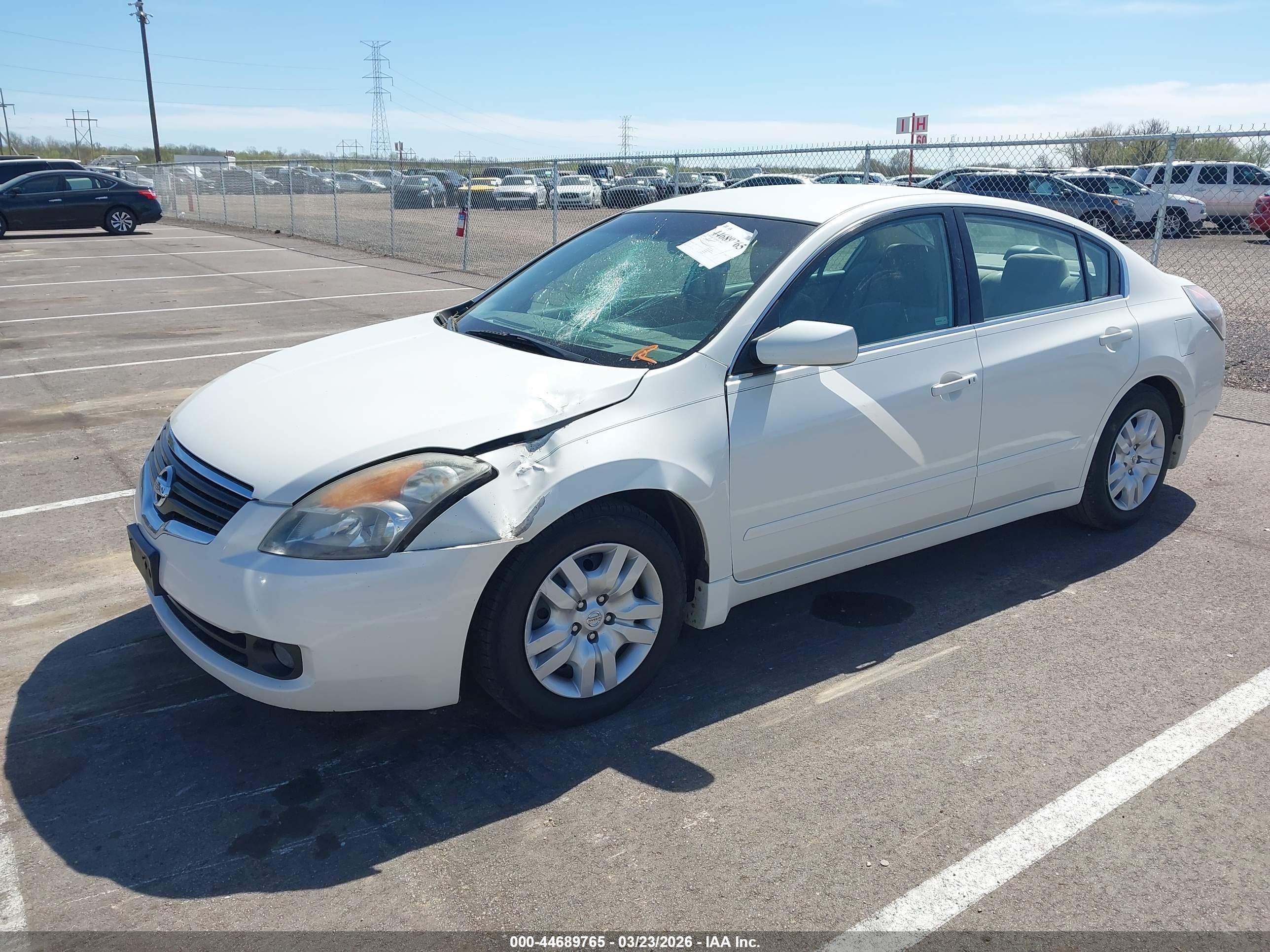 NISSAN ALTIMA image 2