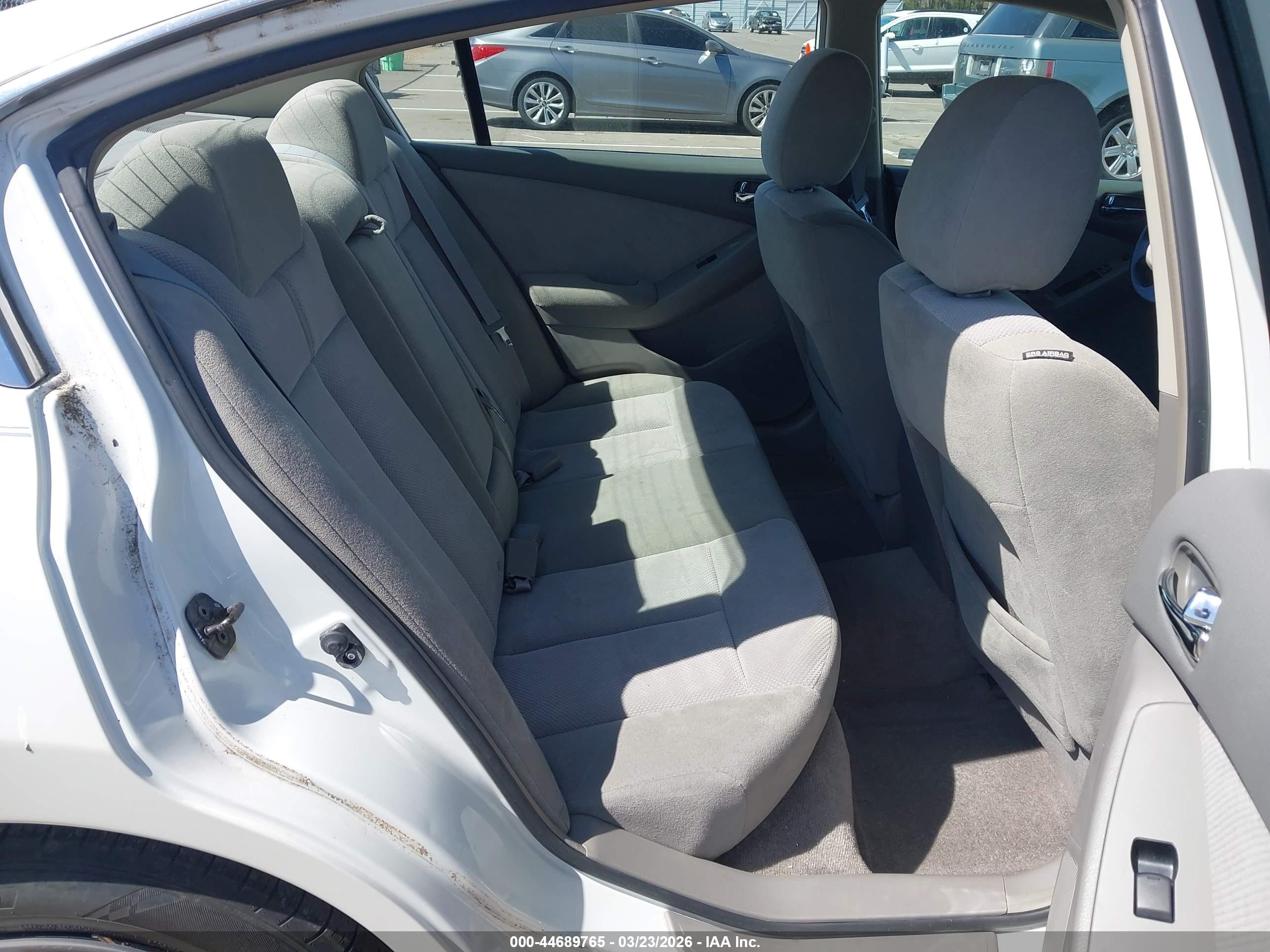 NISSAN ALTIMA image 8