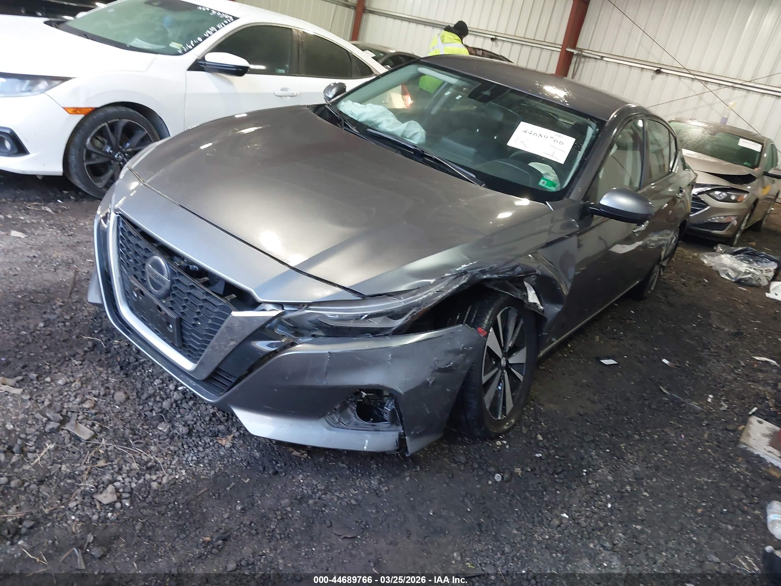 NISSAN ALTIMA image 2