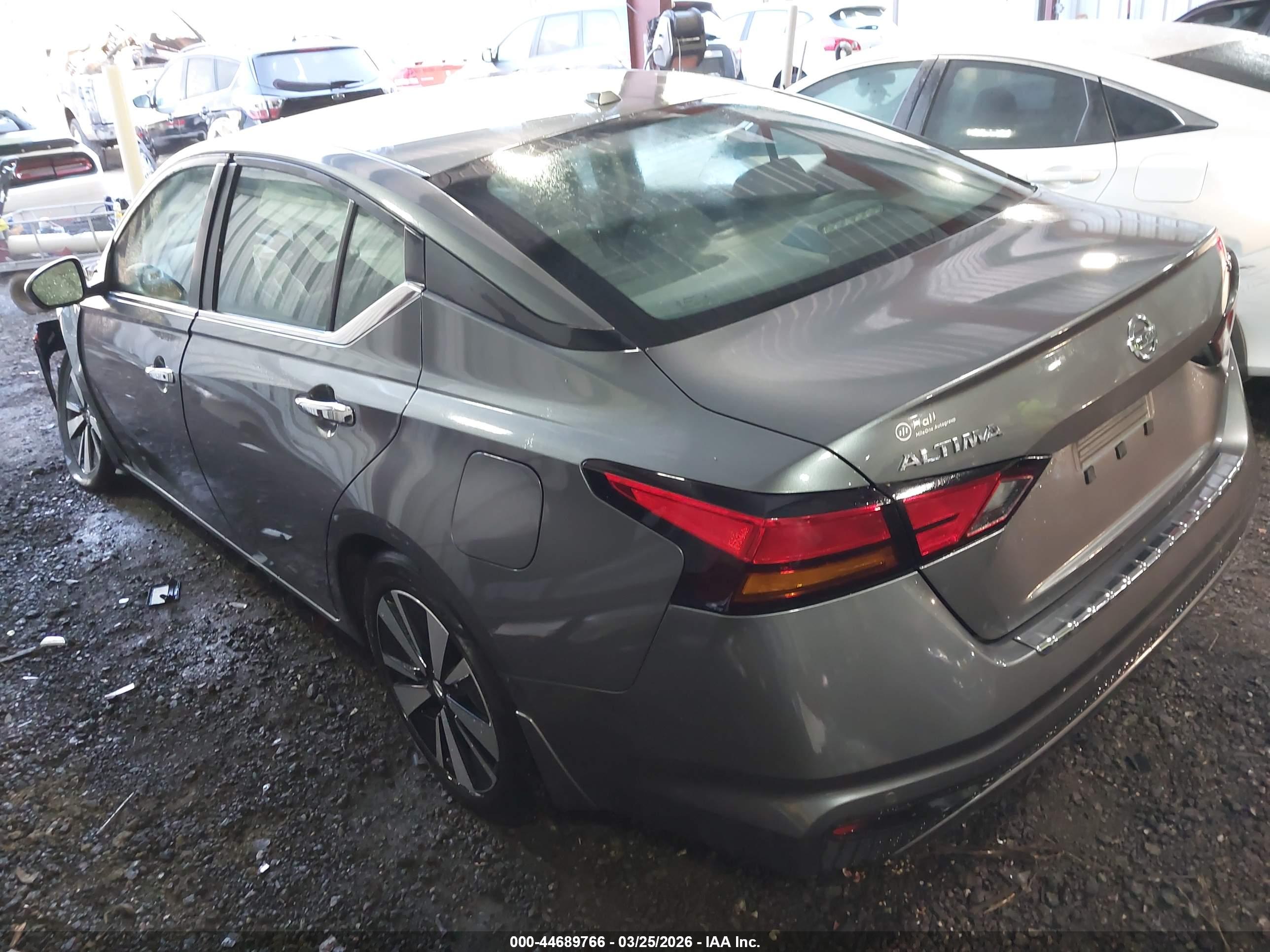 NISSAN ALTIMA image 3