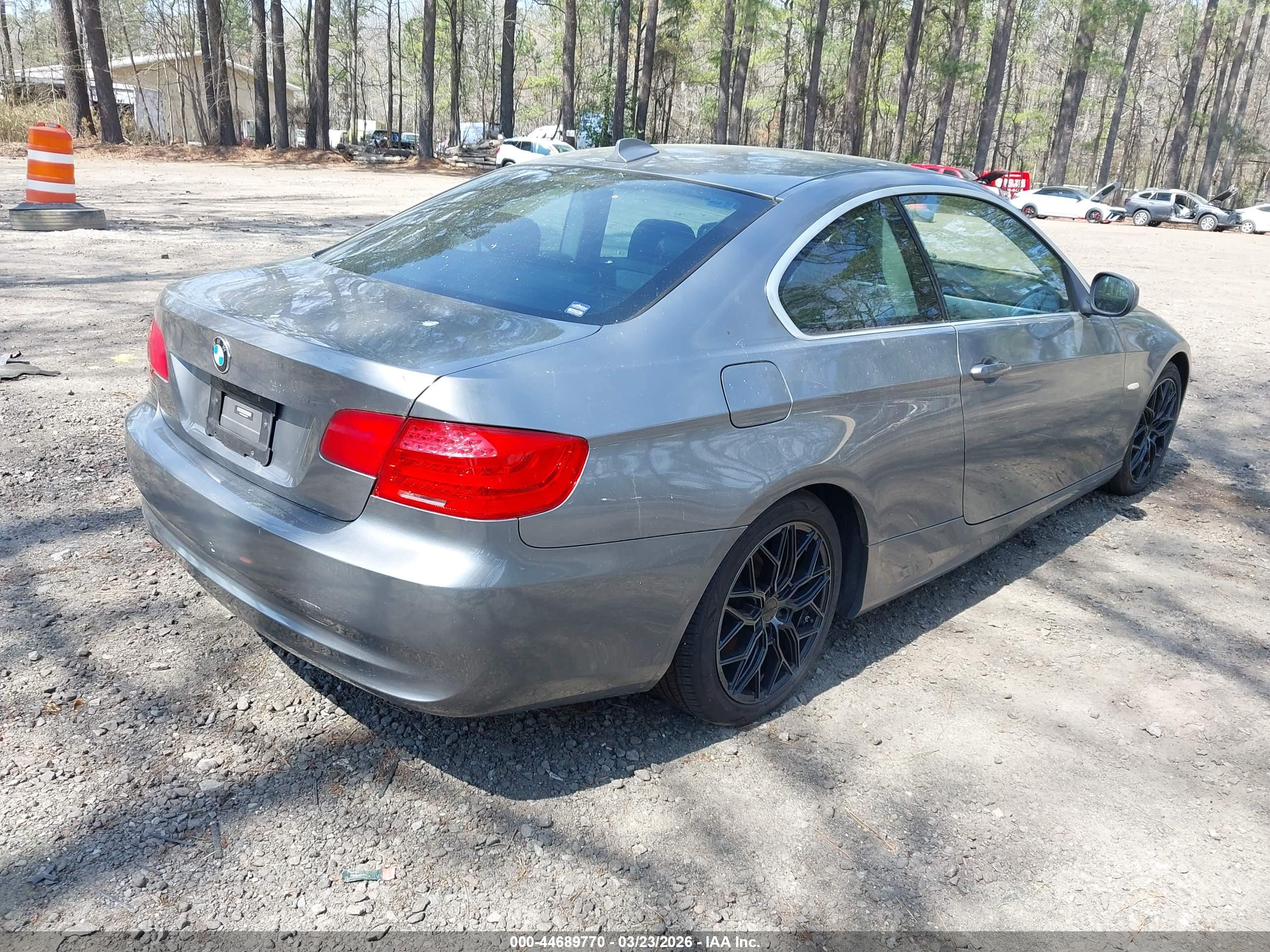 BMW 328I image 4