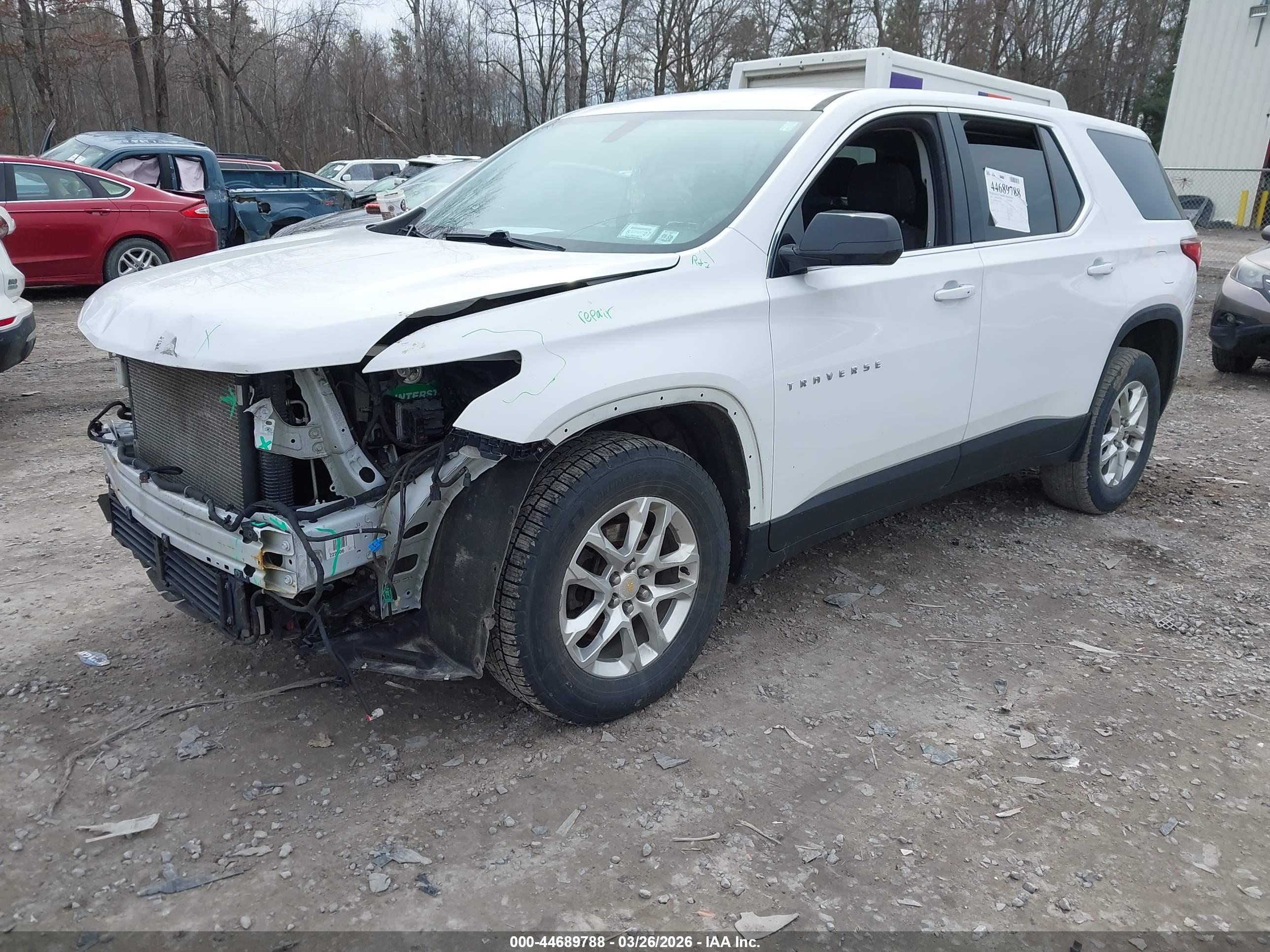 CHEVROLET TRAVERSE image 2