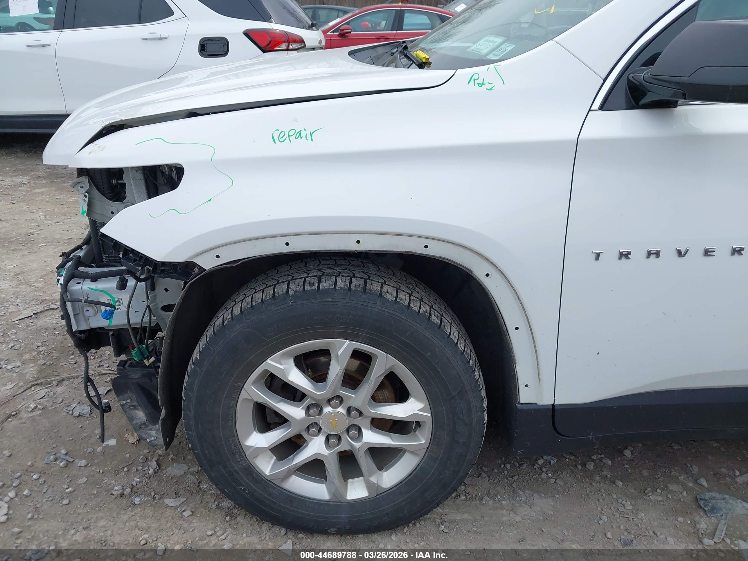 CHEVROLET TRAVERSE image 6