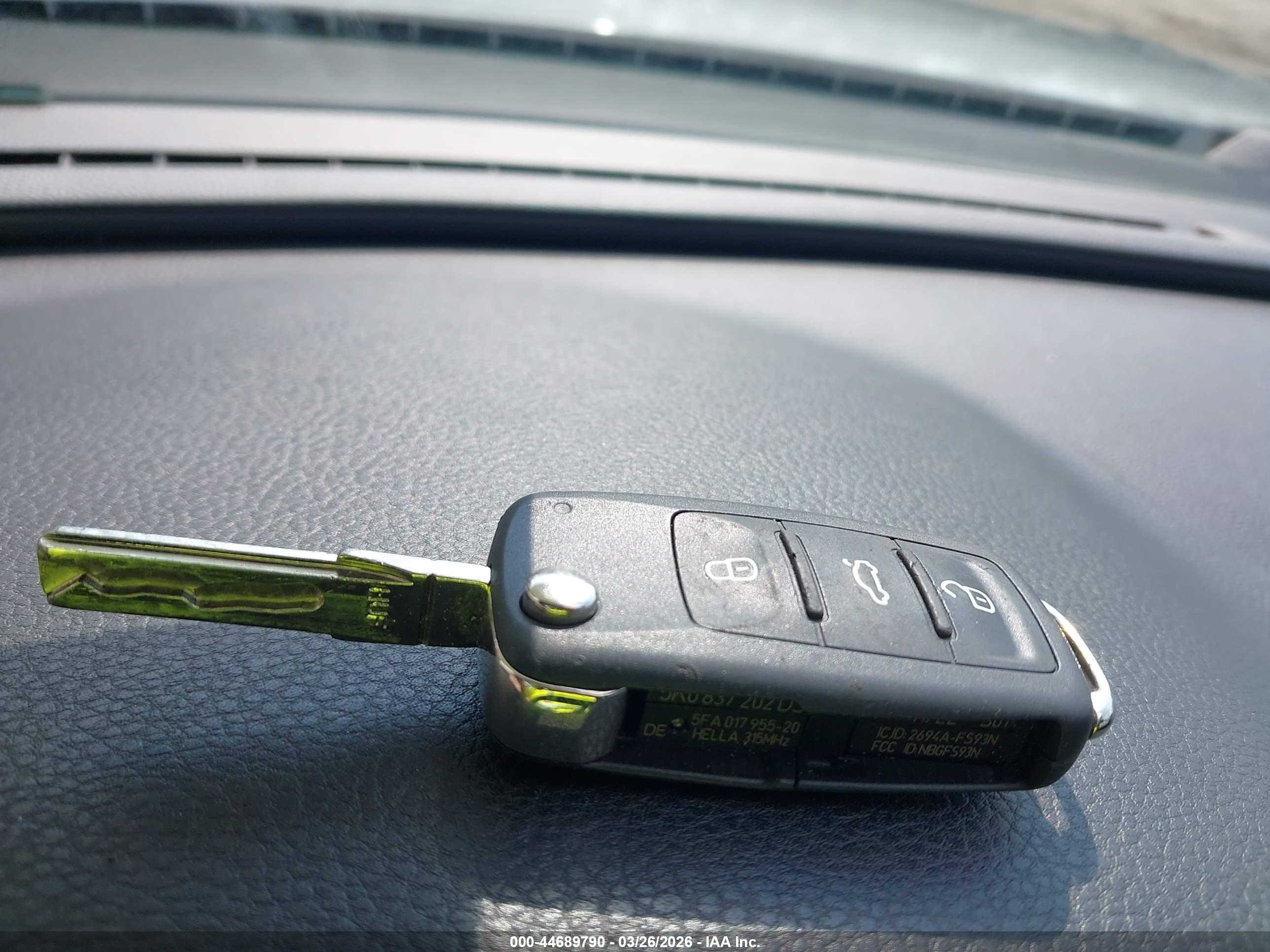 VOLKSWAGEN PASSAT image 11