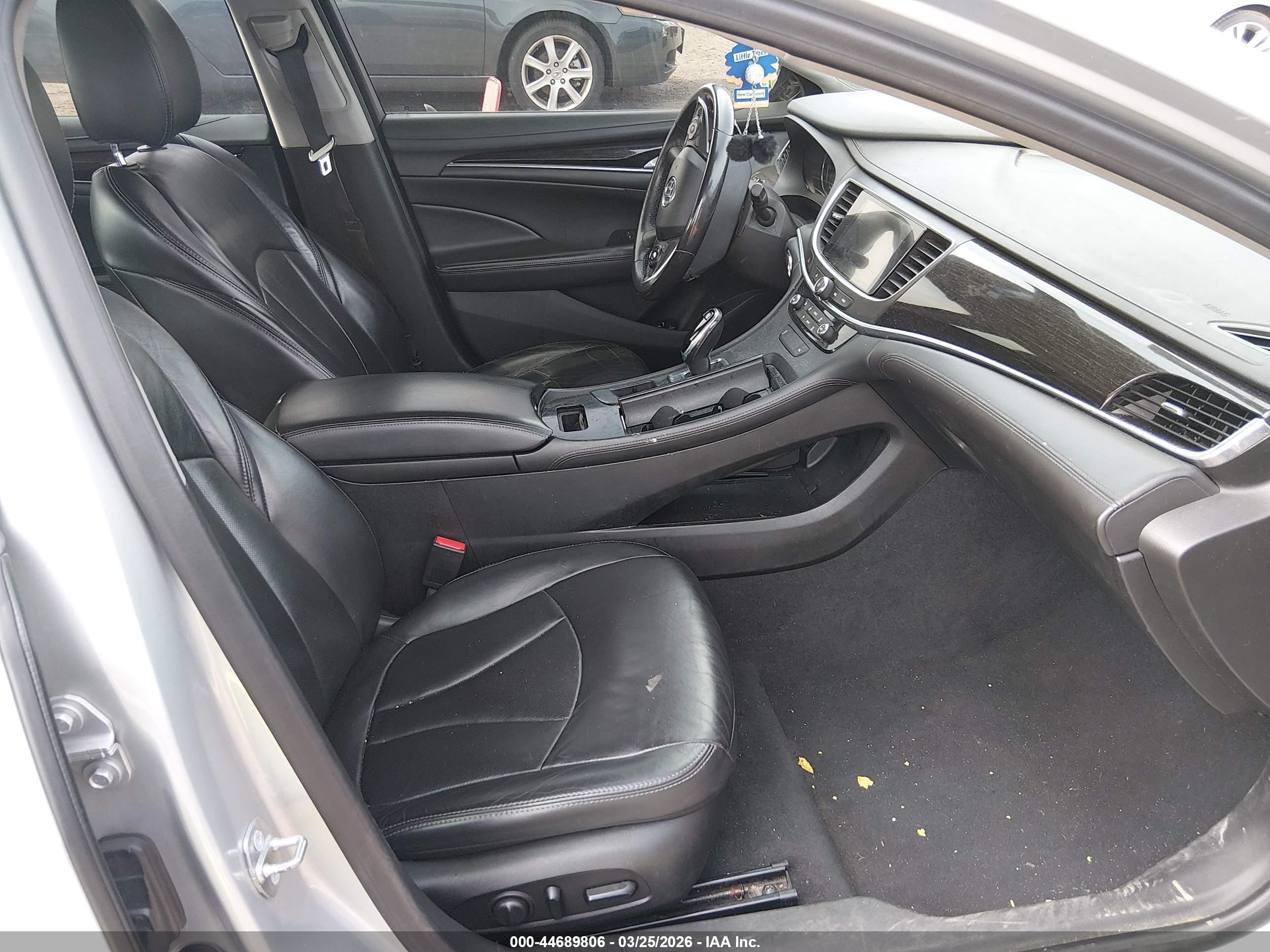 BUICK LACROSSE image 5