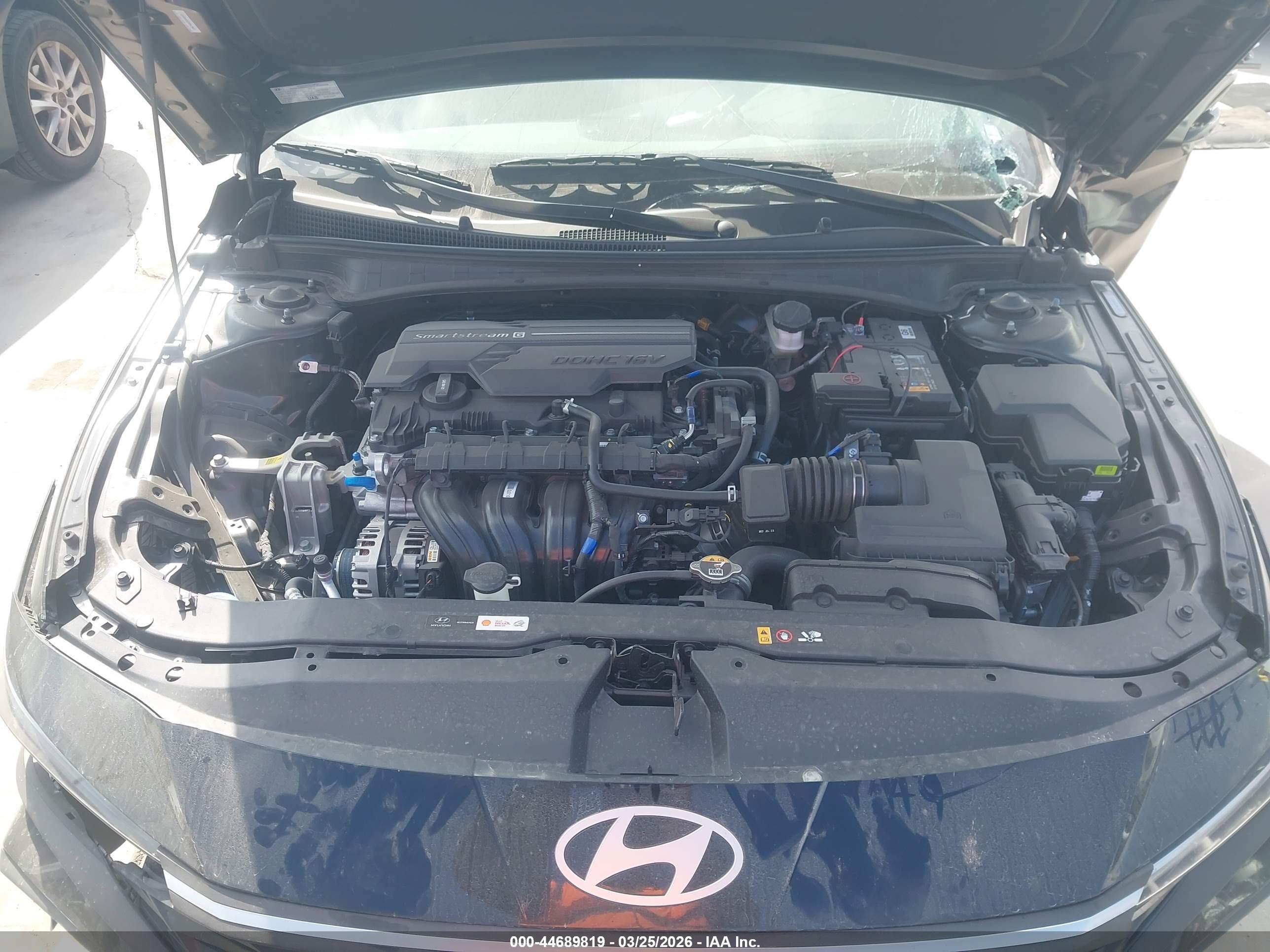 HYUNDAI ELANTRA image 10