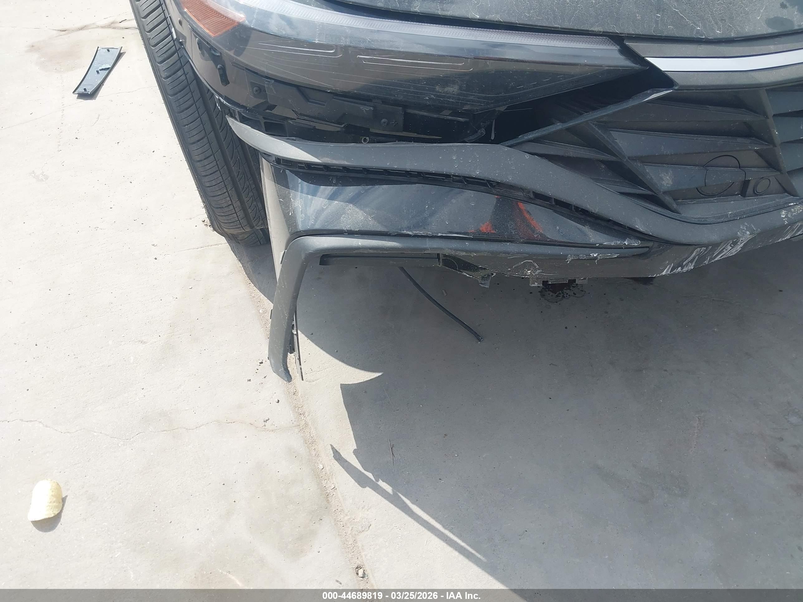 HYUNDAI ELANTRA image 6