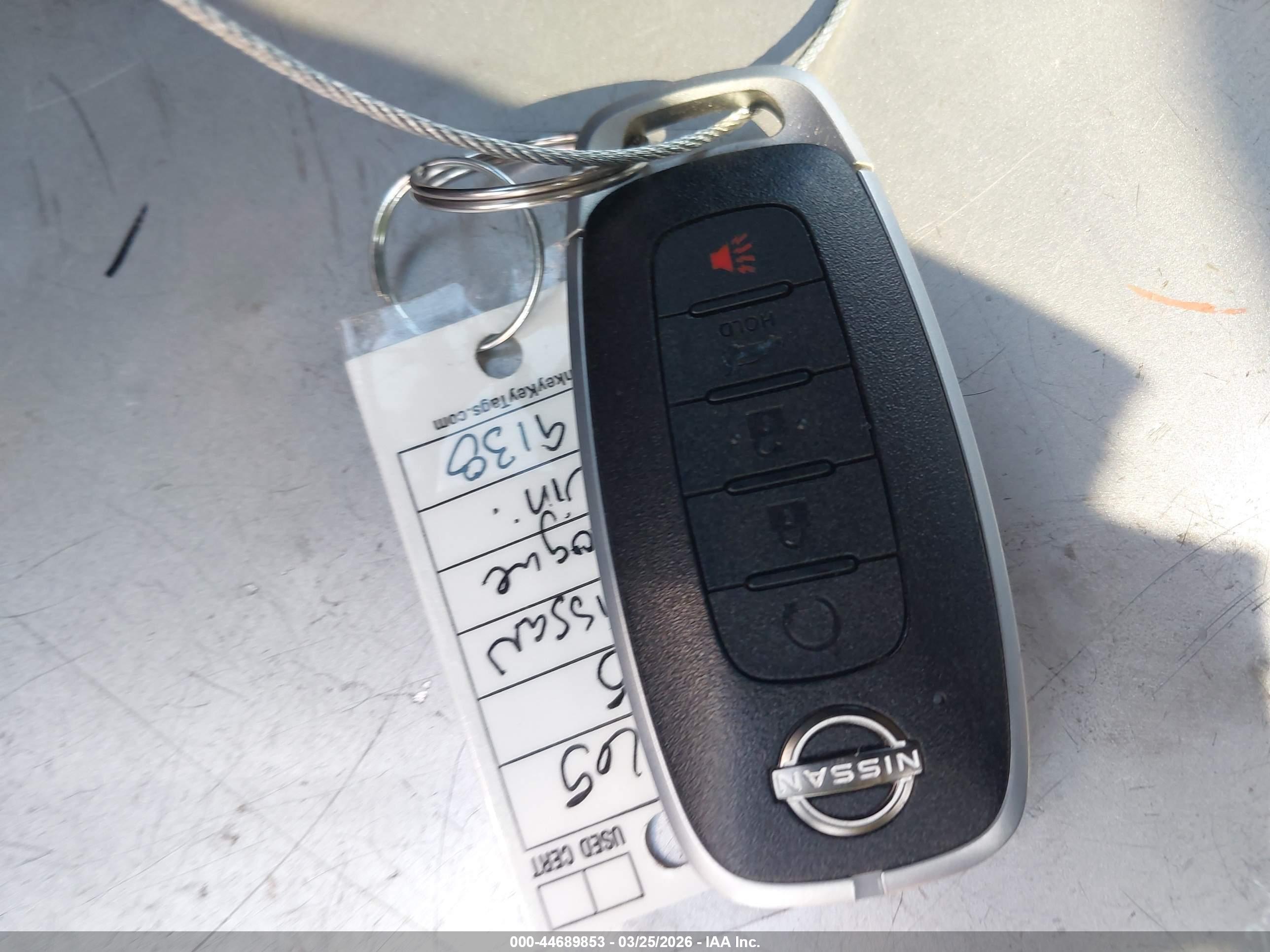 NISSAN ROGUE image 11