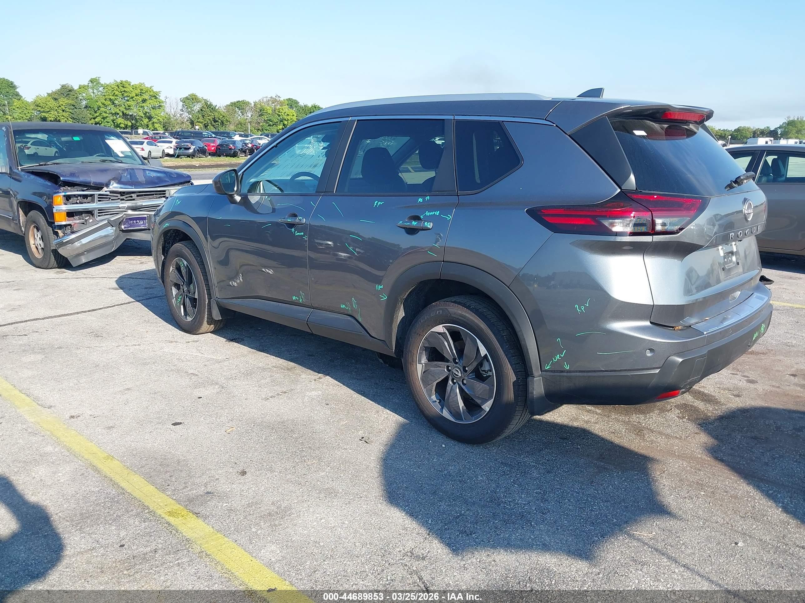 NISSAN ROGUE image 3
