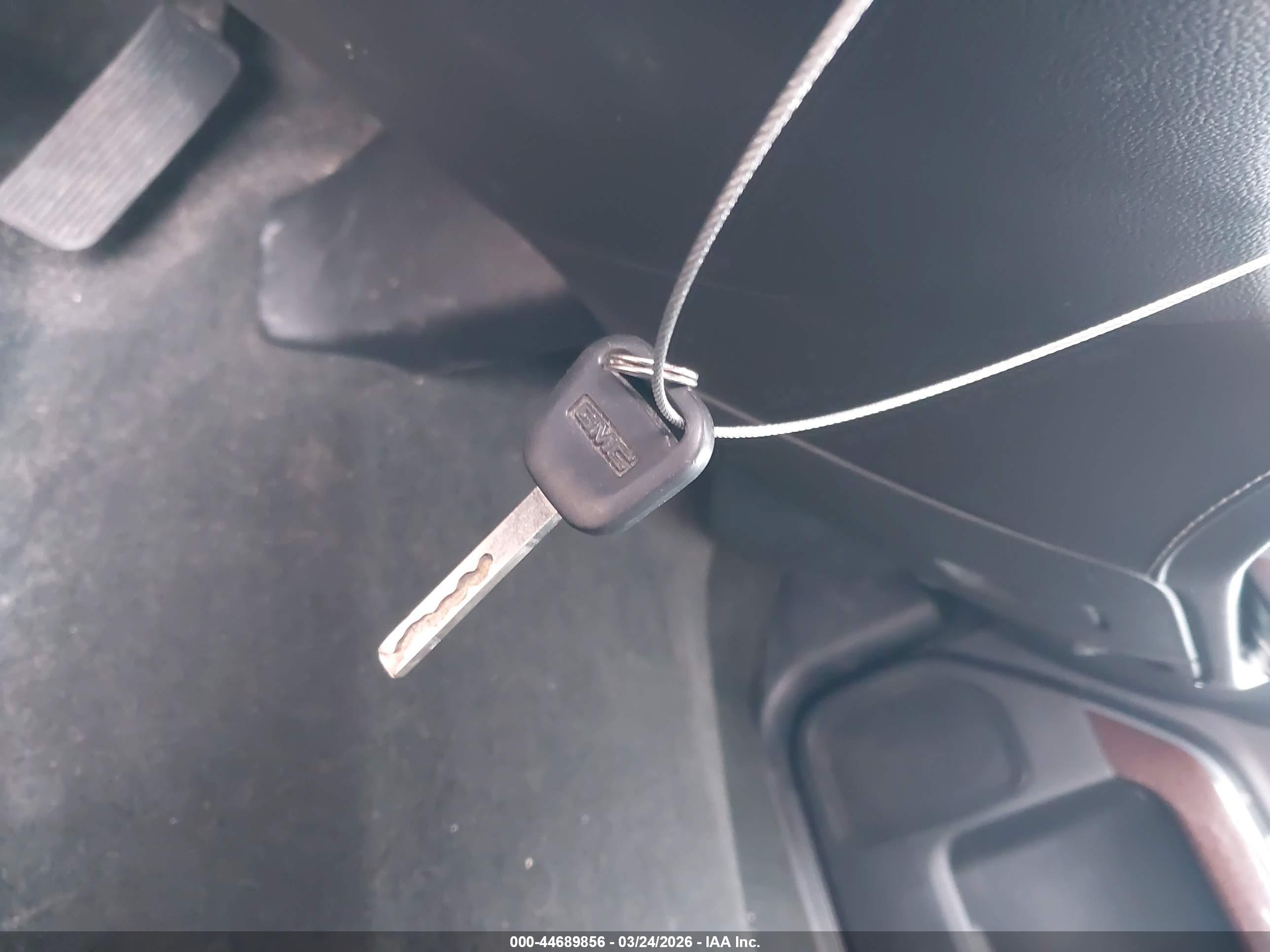 GMC SIERRA image 11
