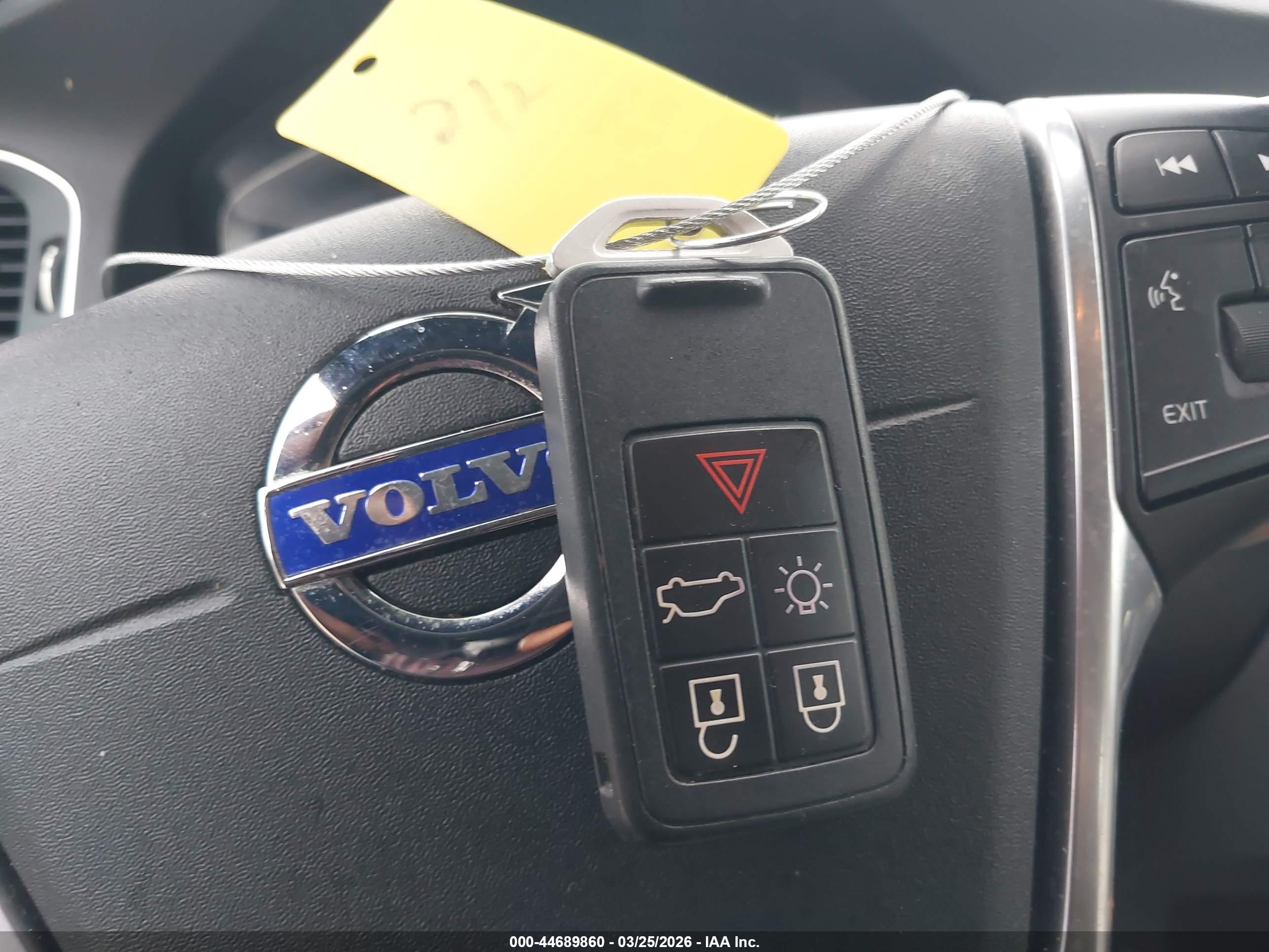 VOLVO S60 image 11