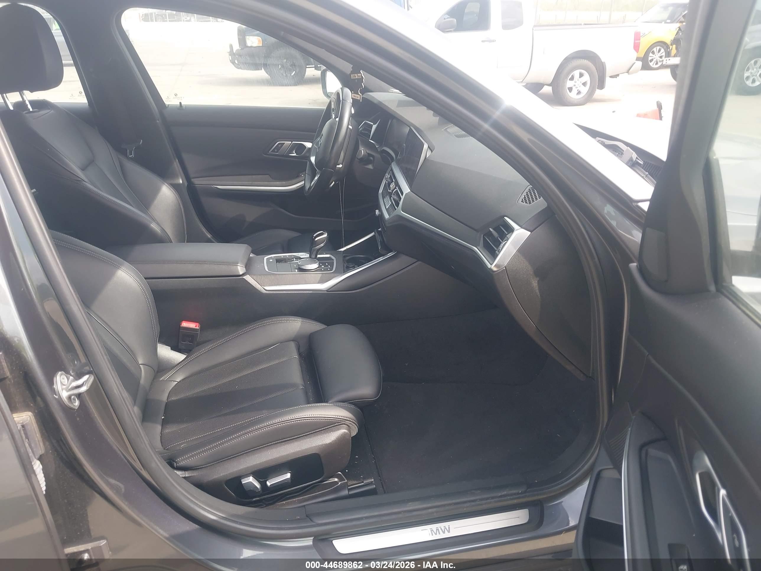 BMW 330I image 5