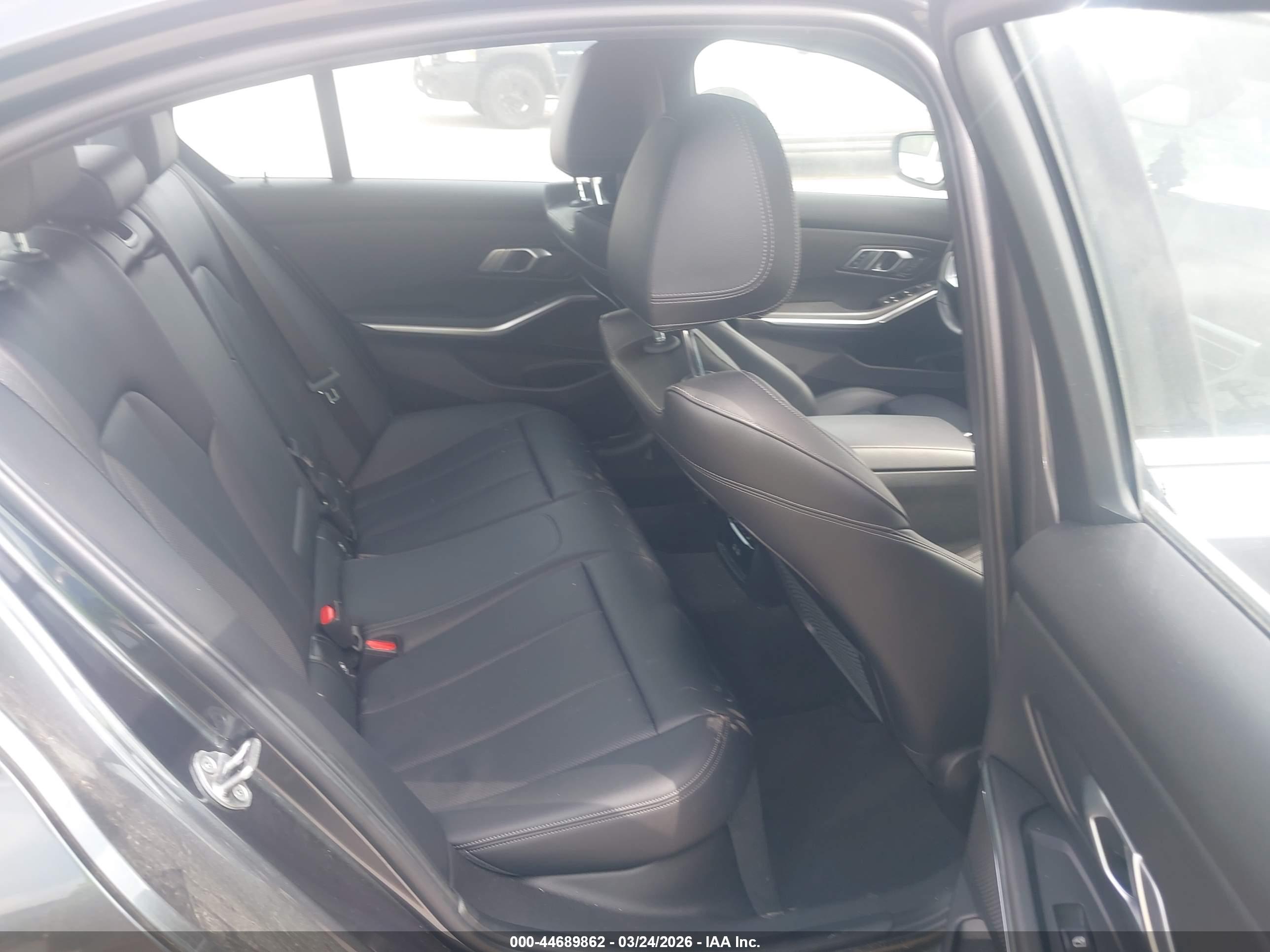 BMW 330I image 8