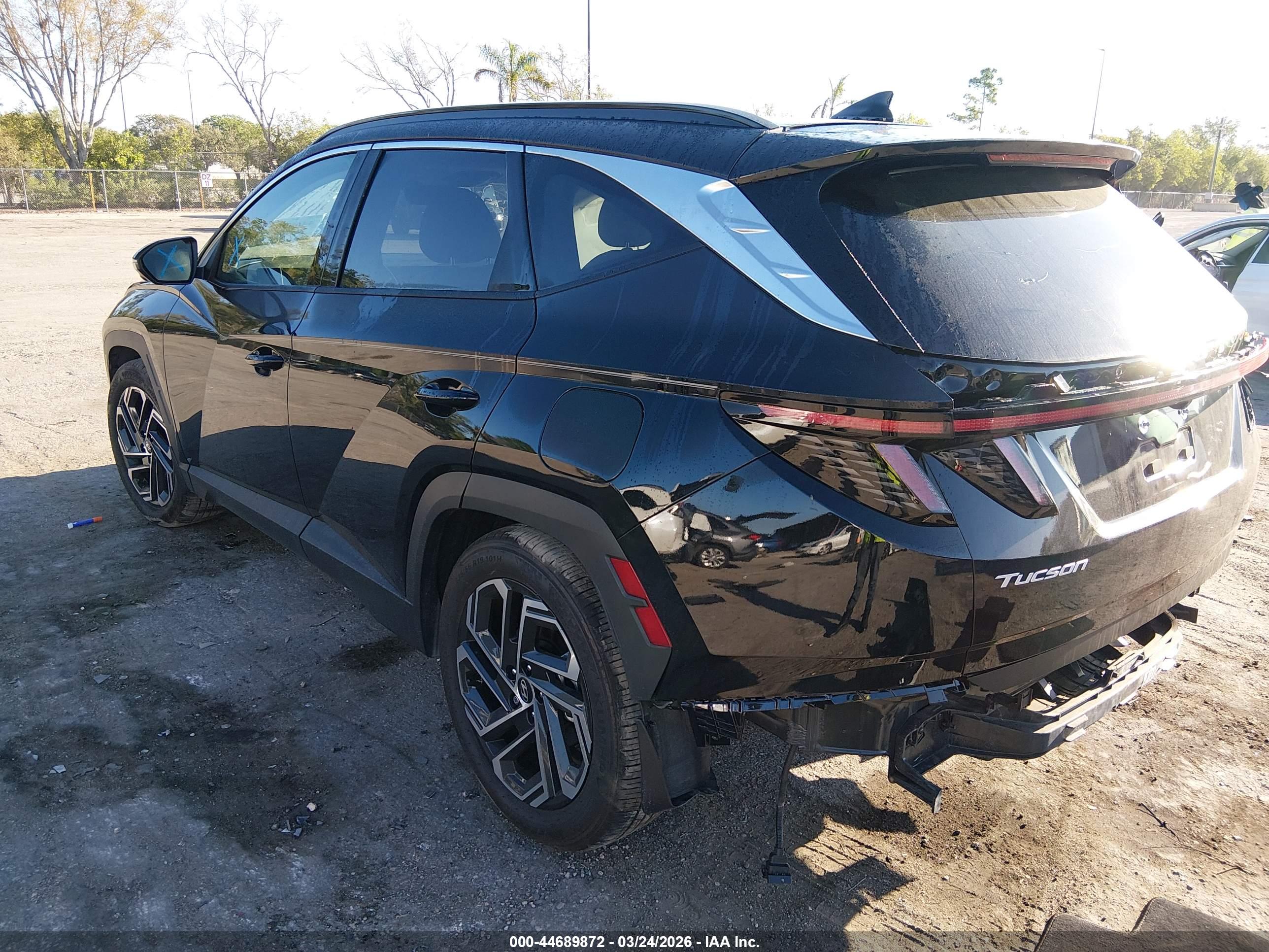 HYUNDAI TUCSON image 3