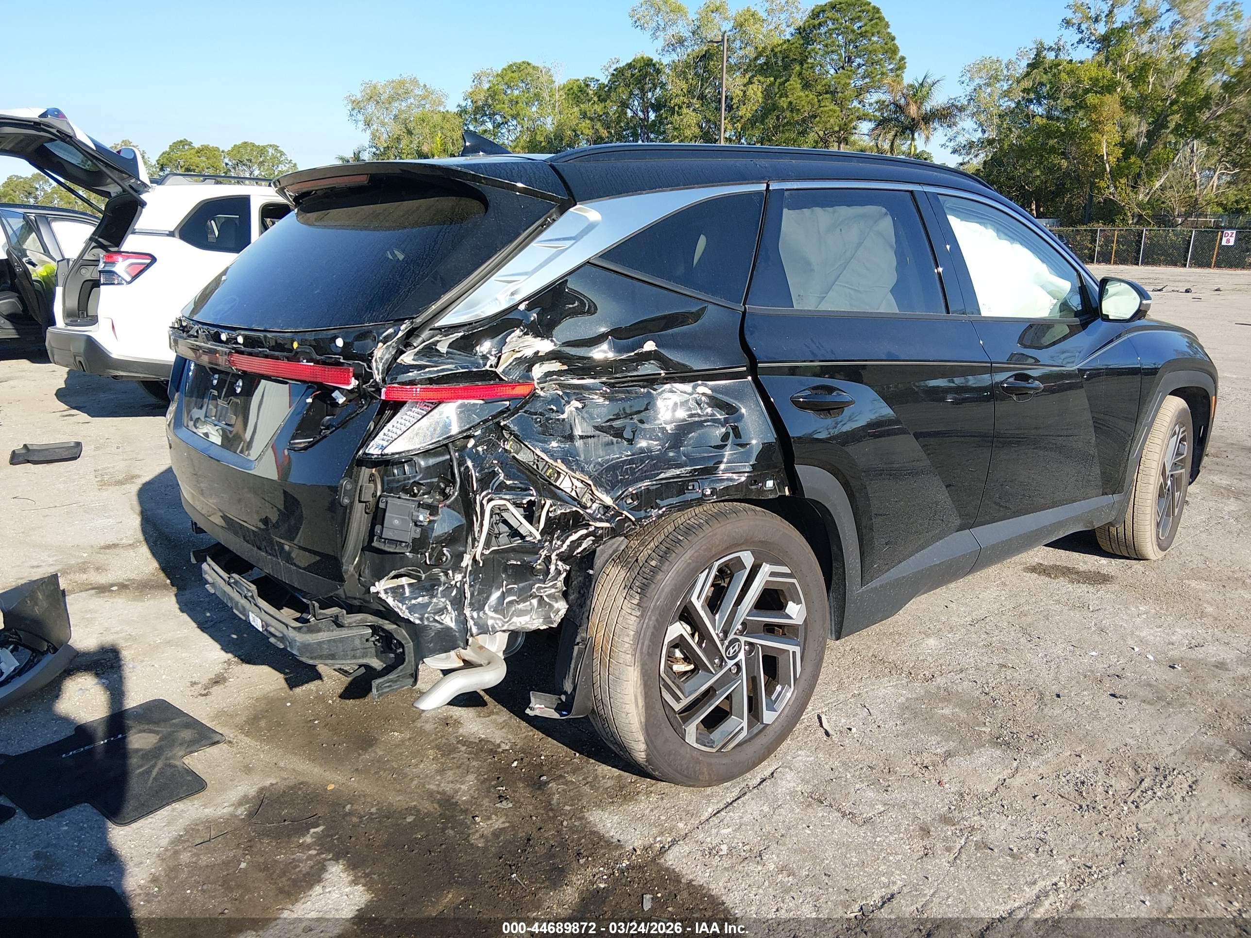 HYUNDAI TUCSON image 4