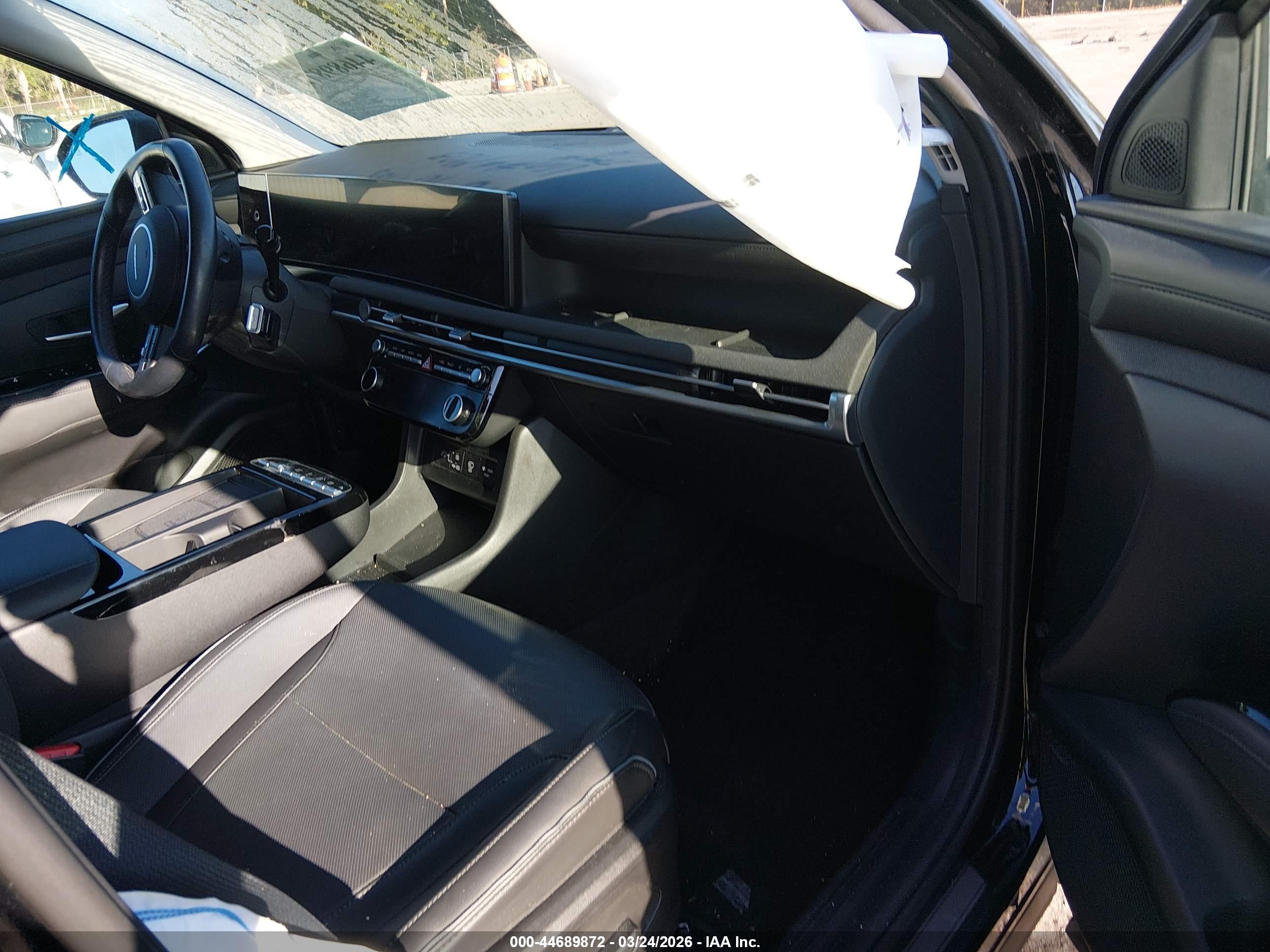 HYUNDAI TUCSON image 5