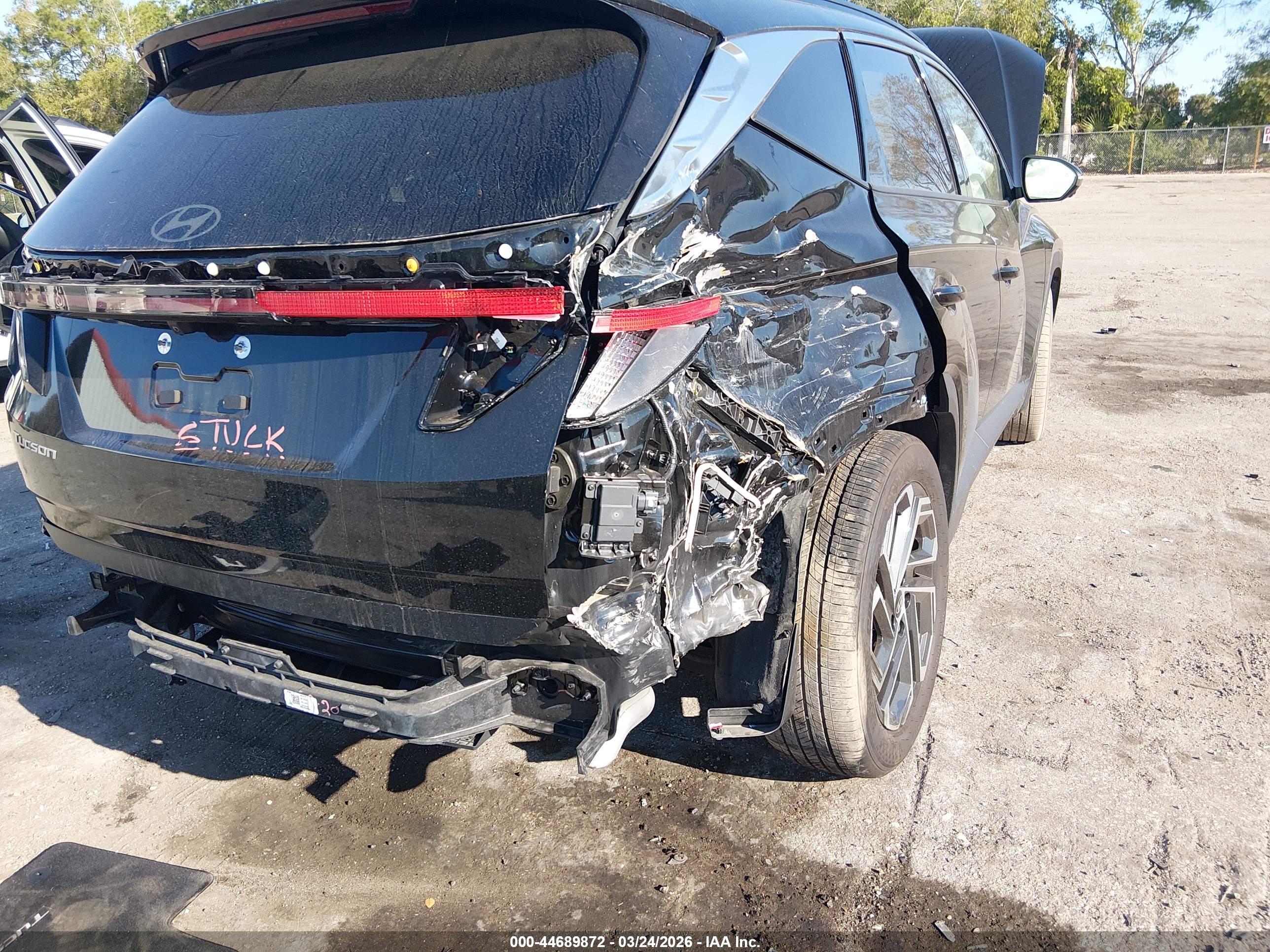 HYUNDAI TUCSON image 6