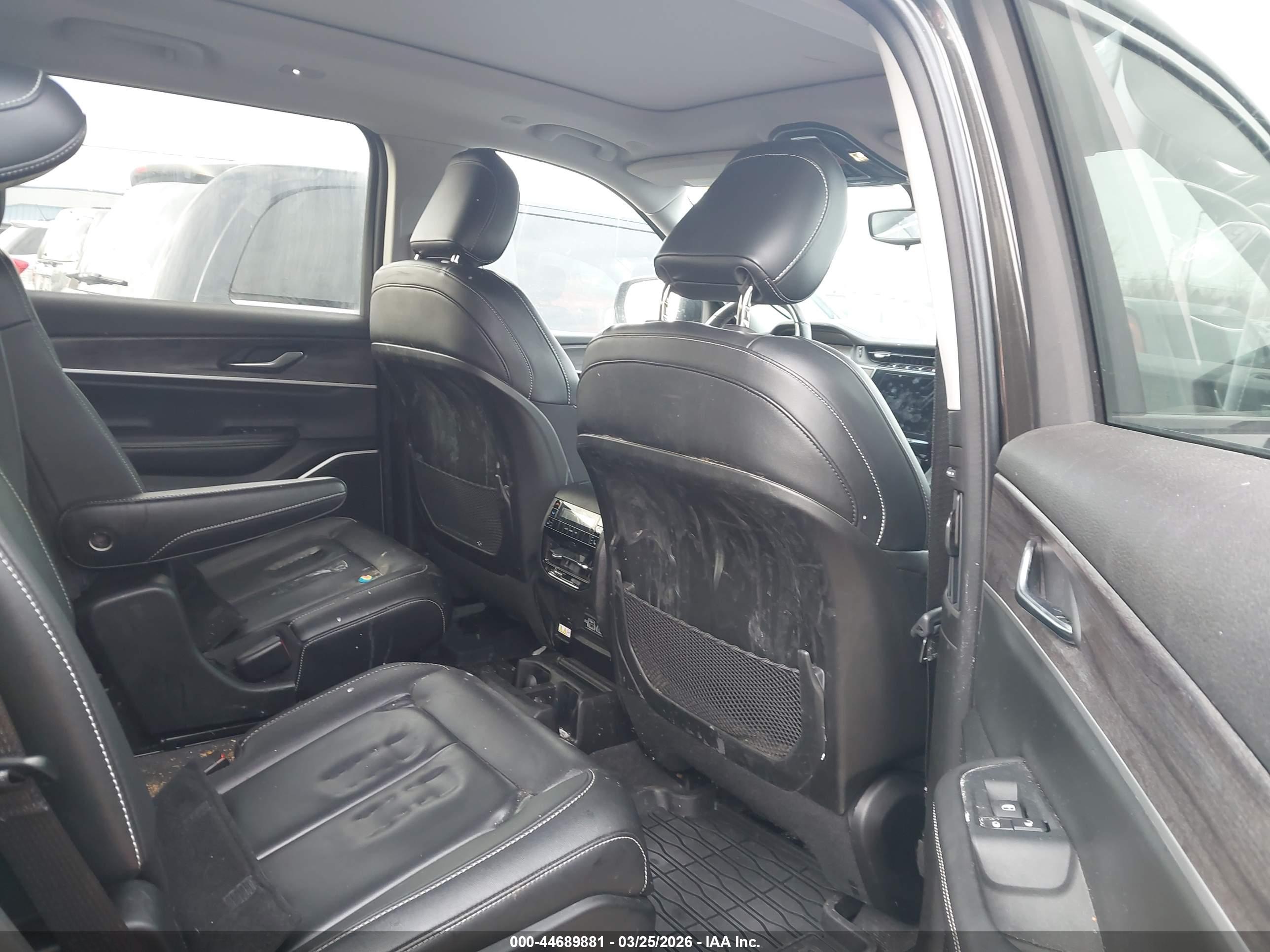 JEEP GRAND image 8