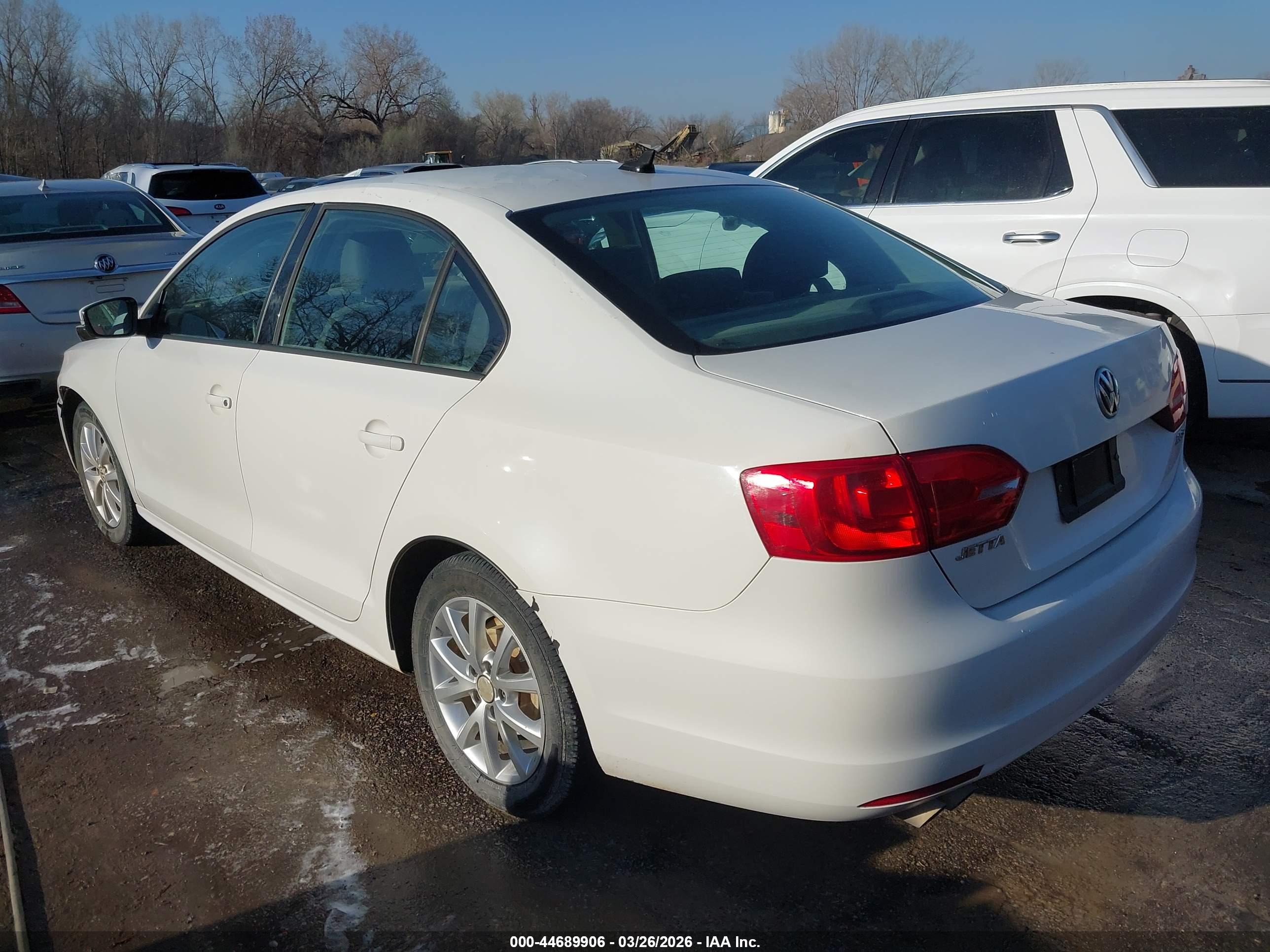 VOLKSWAGEN JETTA image 3
