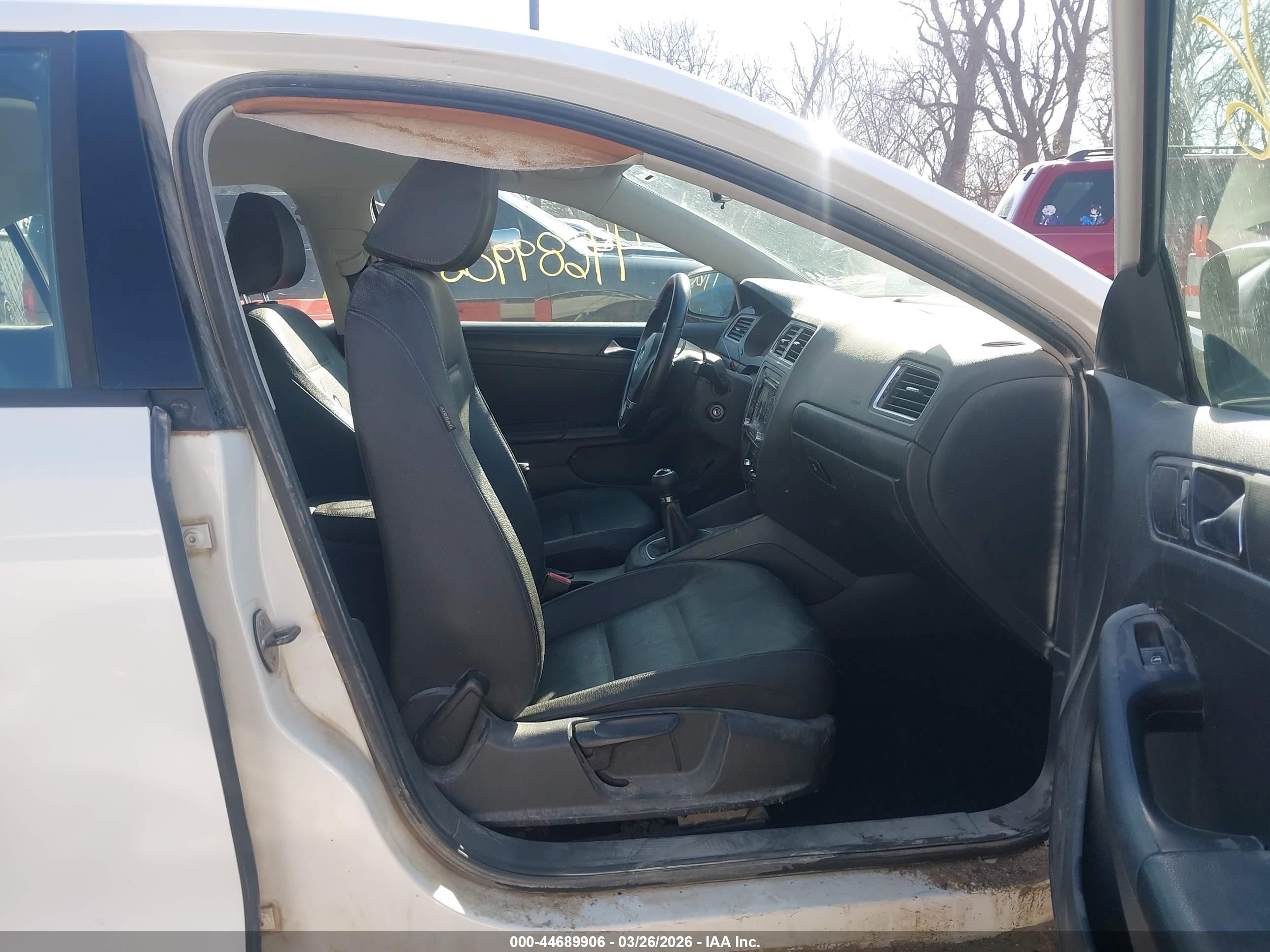 VOLKSWAGEN JETTA image 5