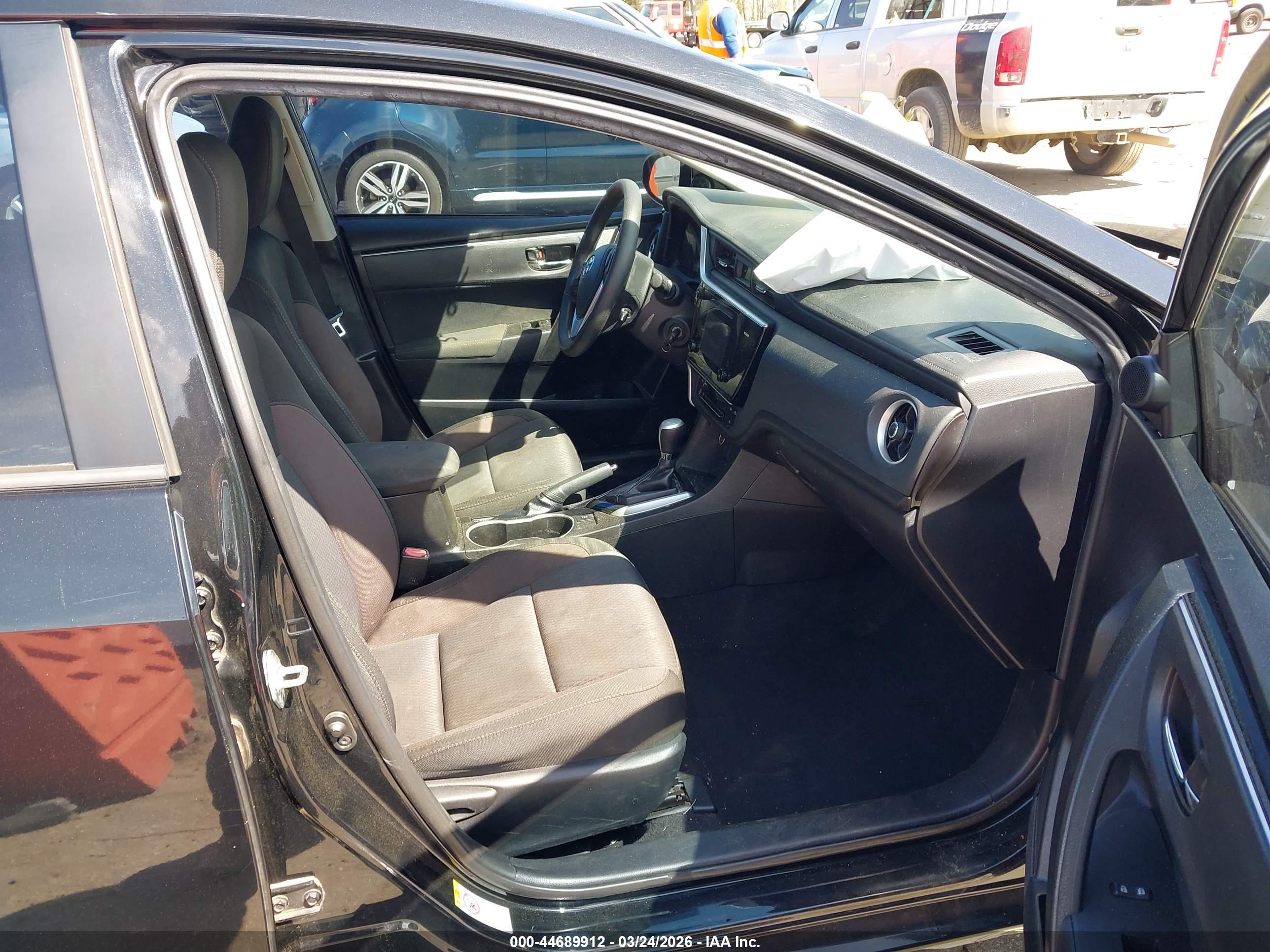 TOYOTA COROLLA image 5