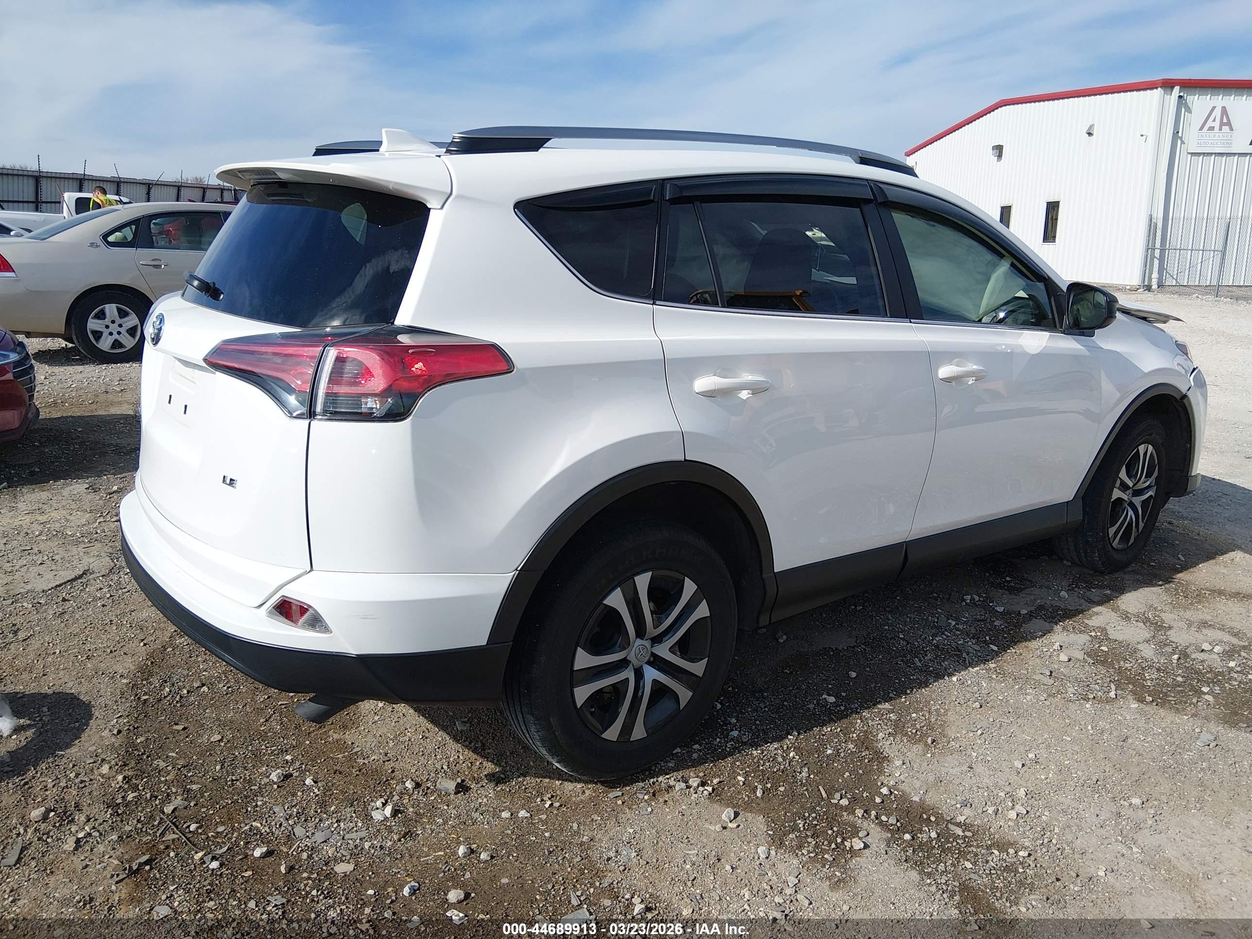 TOYOTA RAV4 image 4
