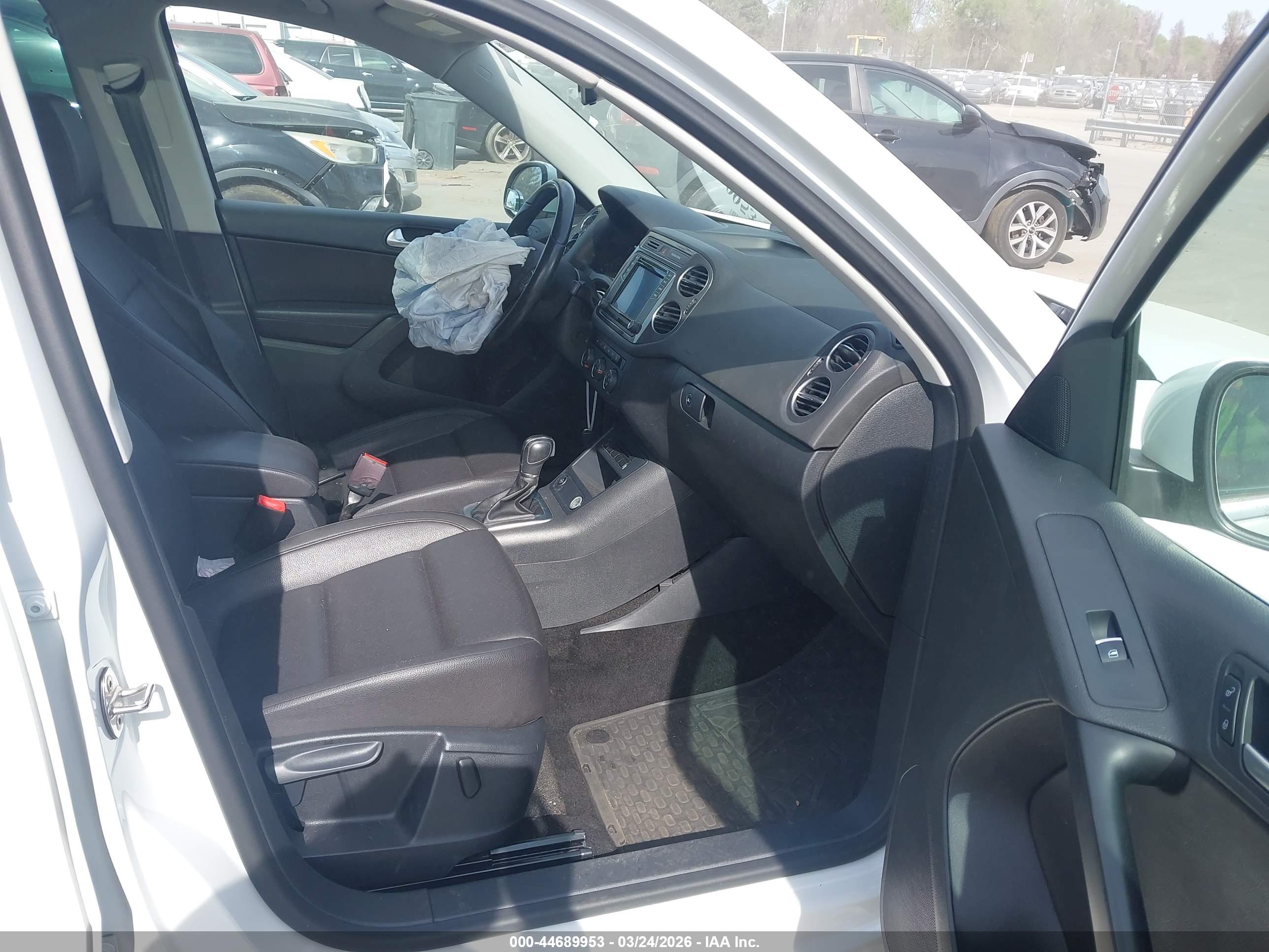 VOLKSWAGEN TIGUAN image 5