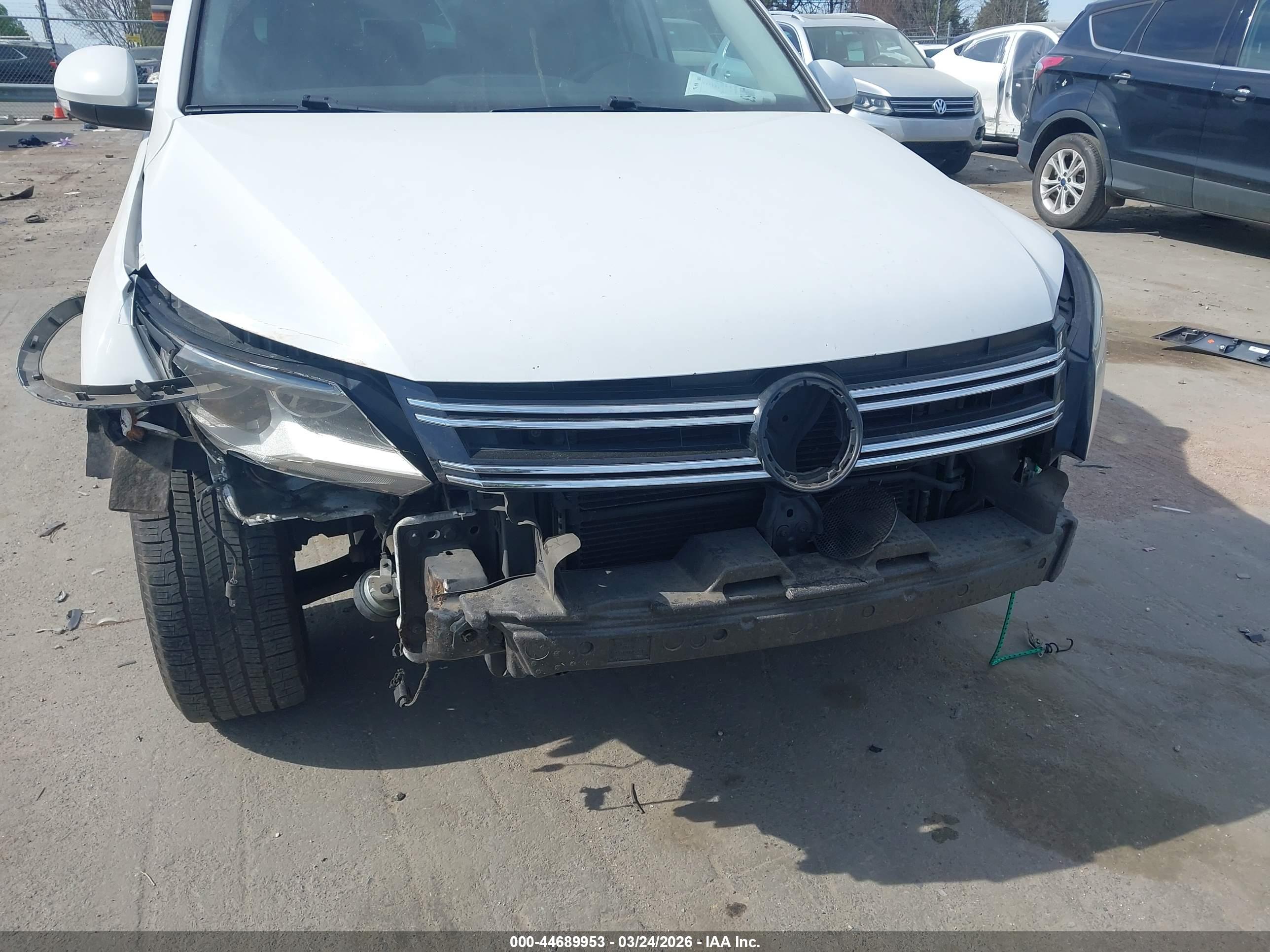 VOLKSWAGEN TIGUAN image 6
