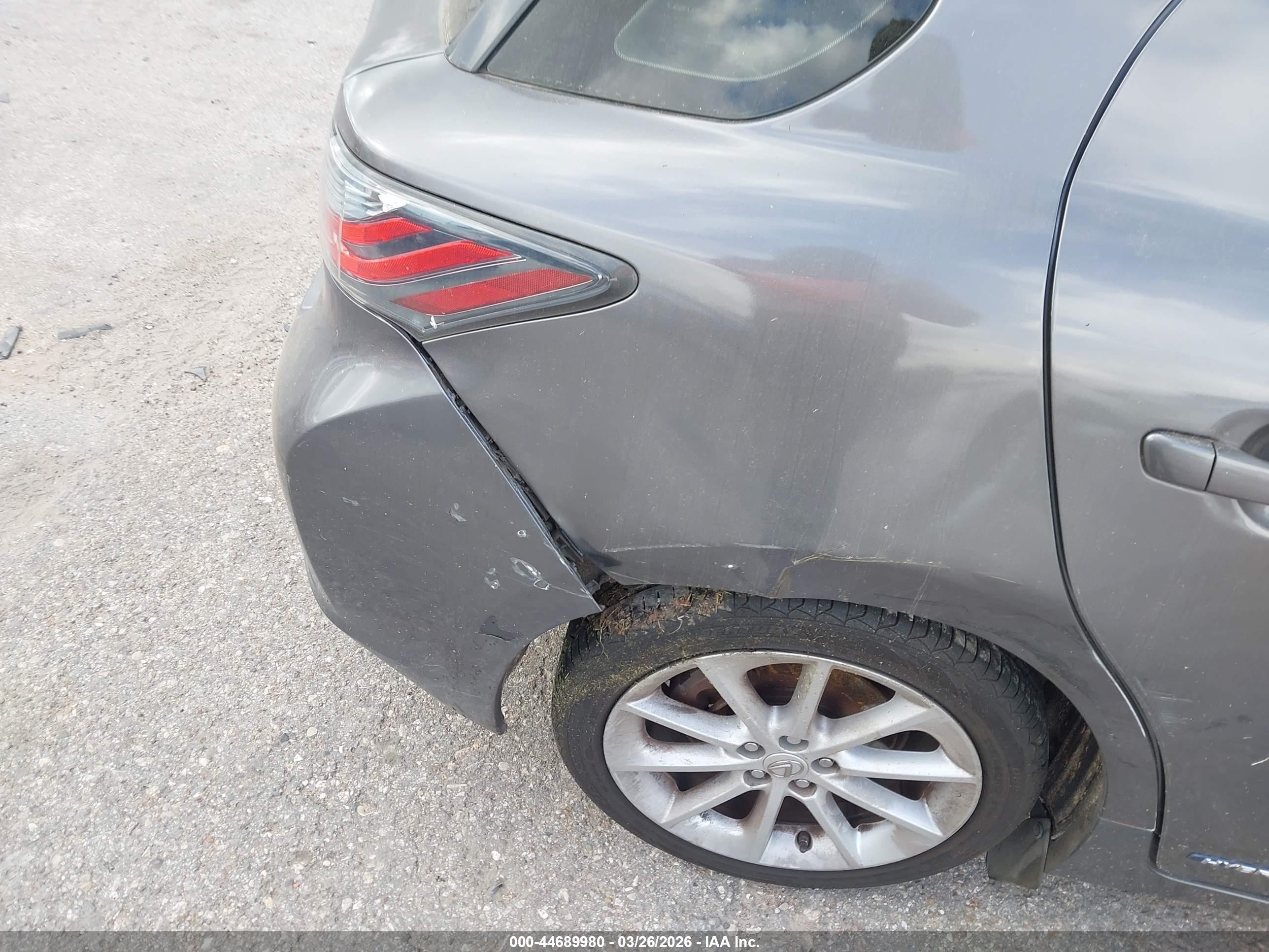 LEXUS CT image 6