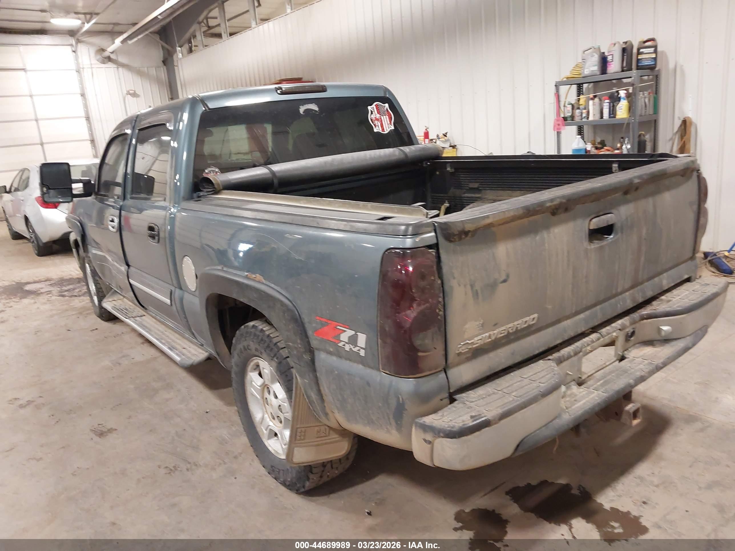 CHEVROLET SILVERADO image 3