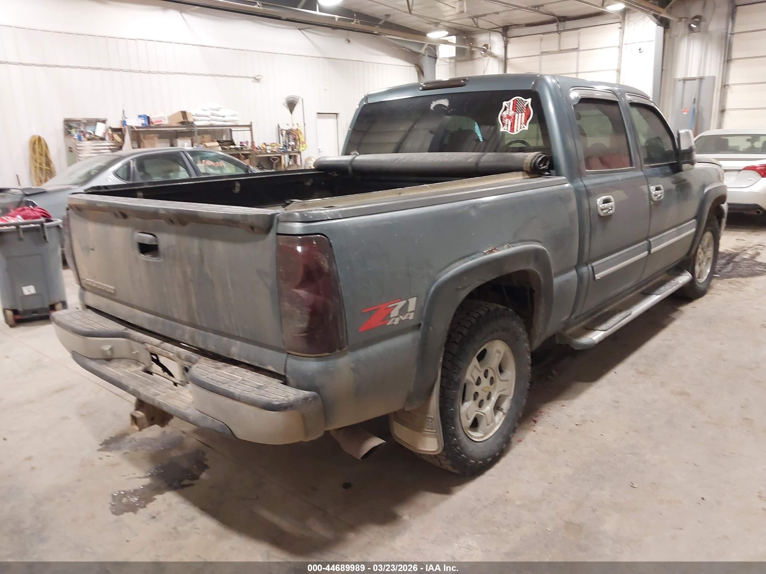 CHEVROLET SILVERADO image 4