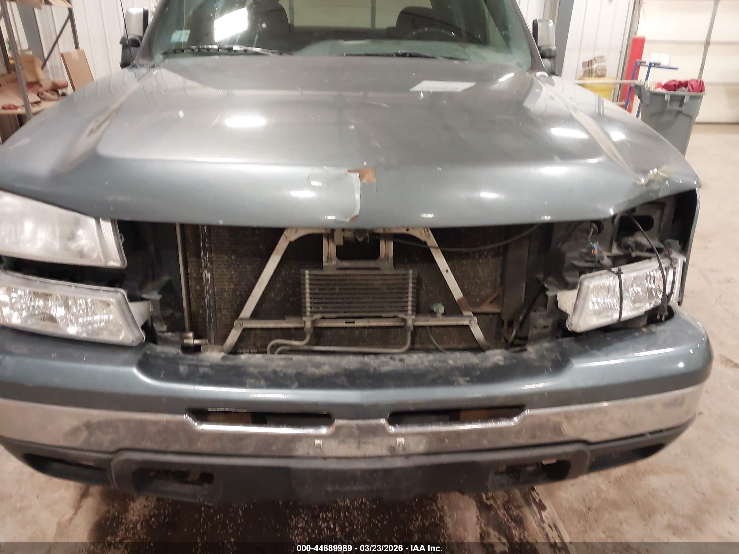CHEVROLET SILVERADO image 6