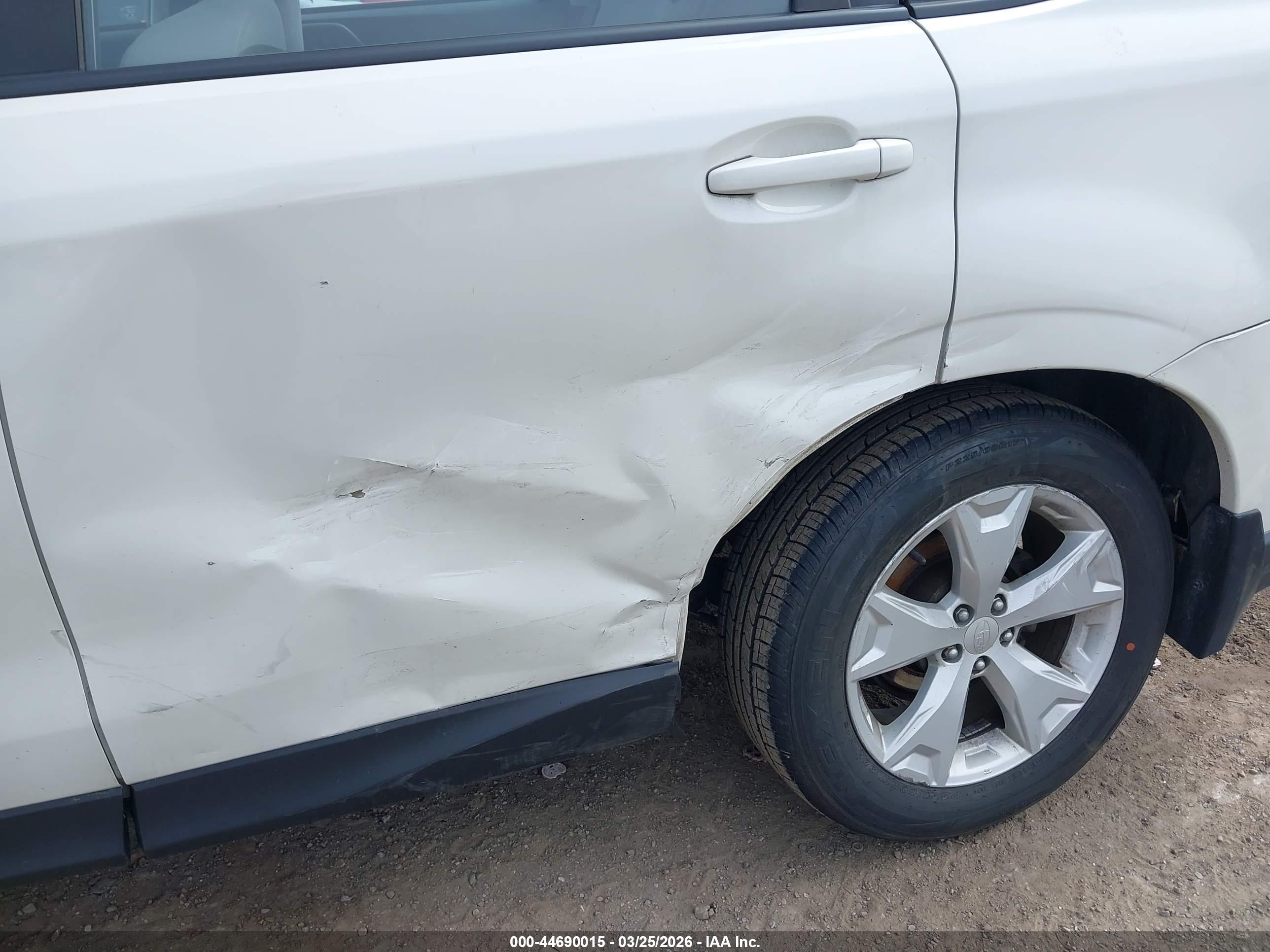 SUBARU FORESTER image 6