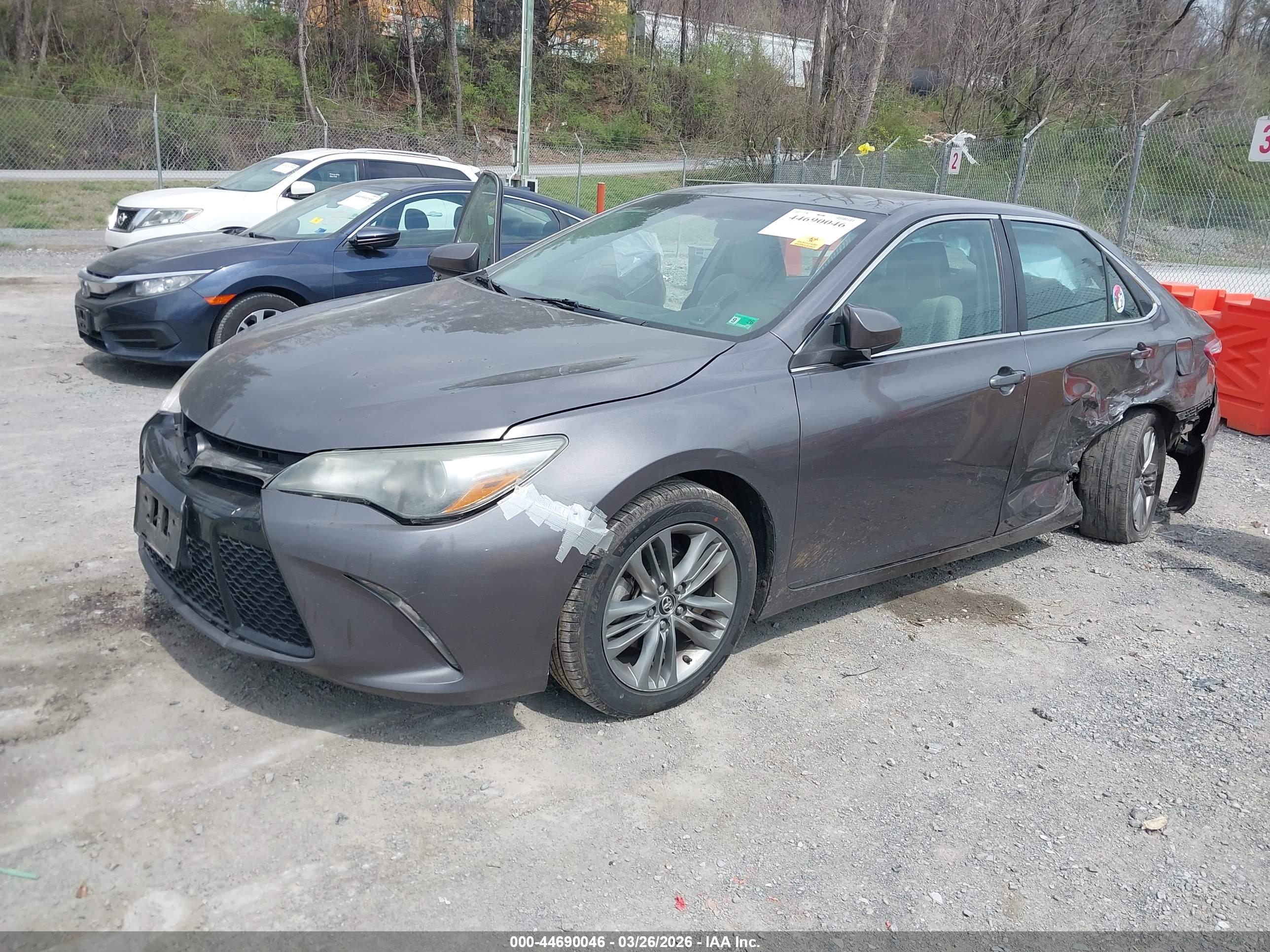 TOYOTA CAMRY image 2