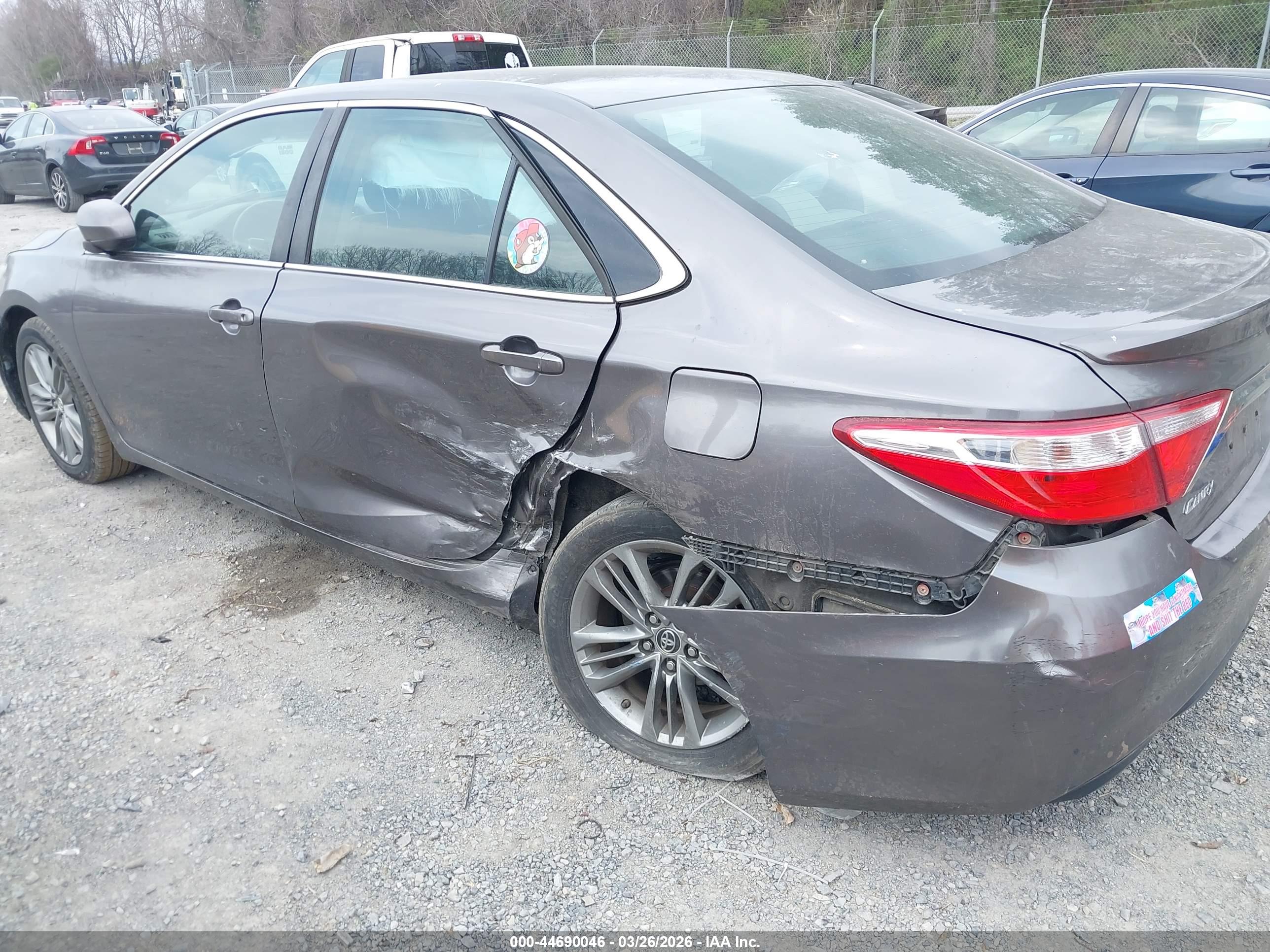 TOYOTA CAMRY image 3