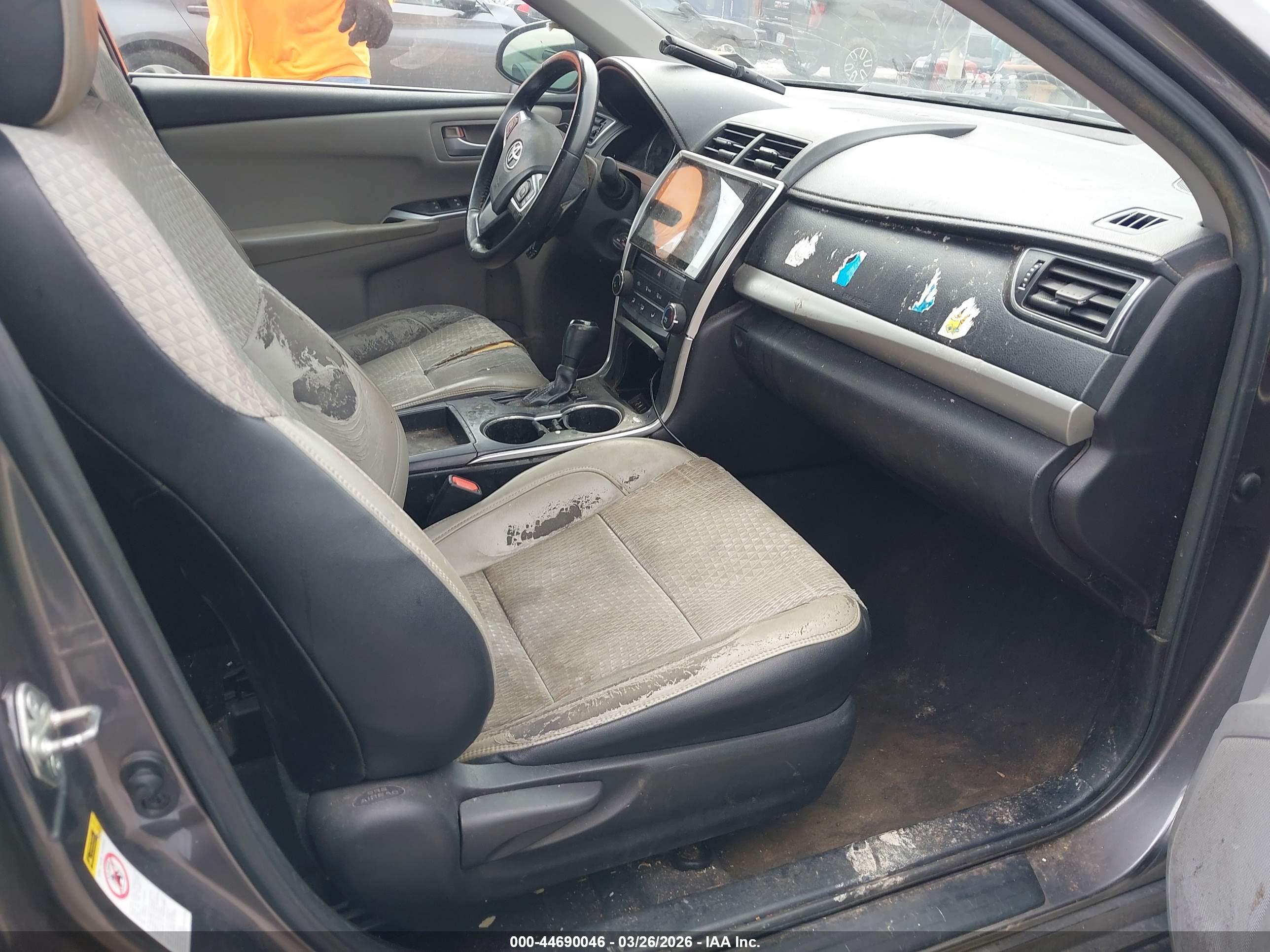 TOYOTA CAMRY image 5