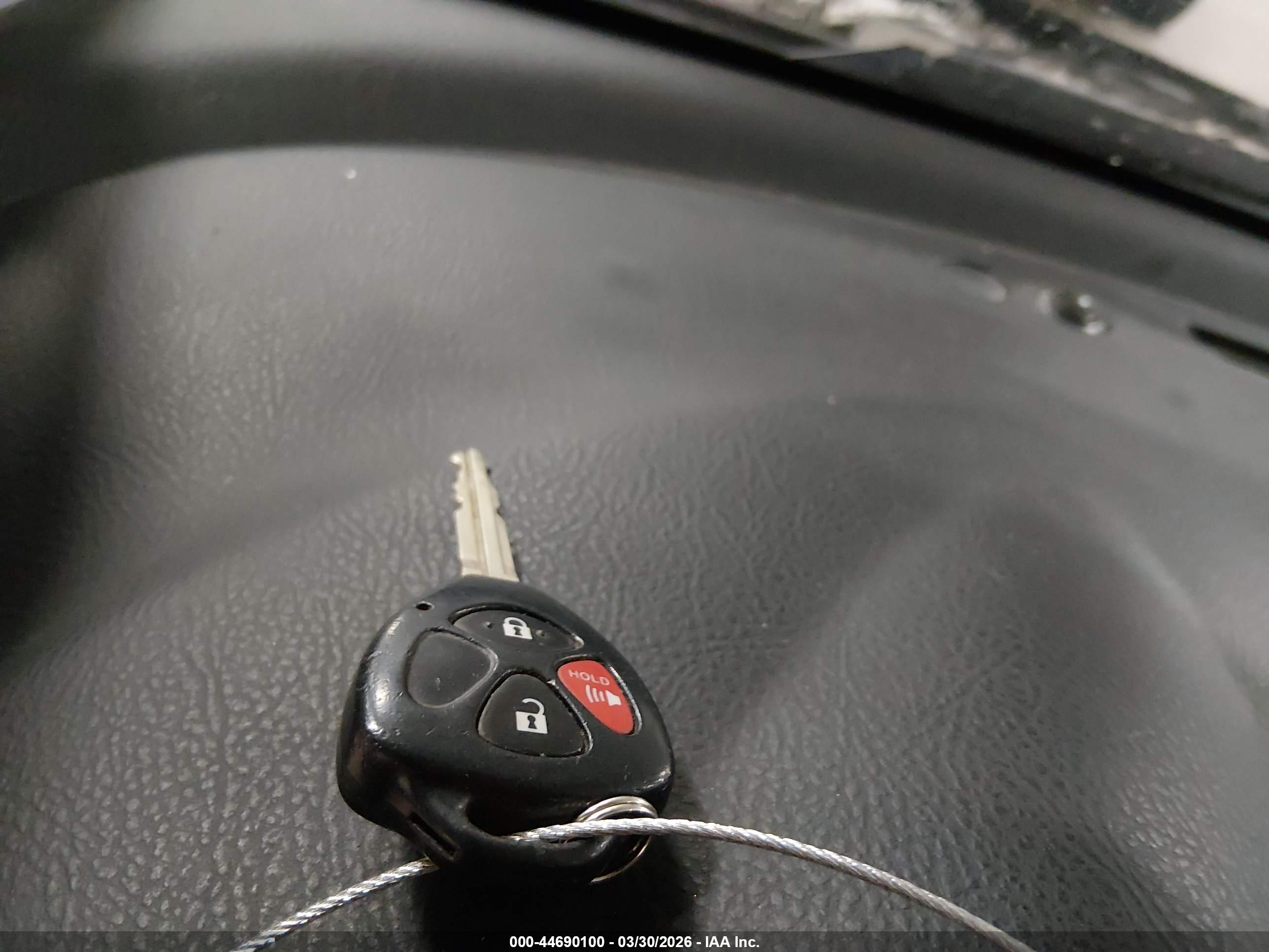 TOYOTA RAV4 image 11