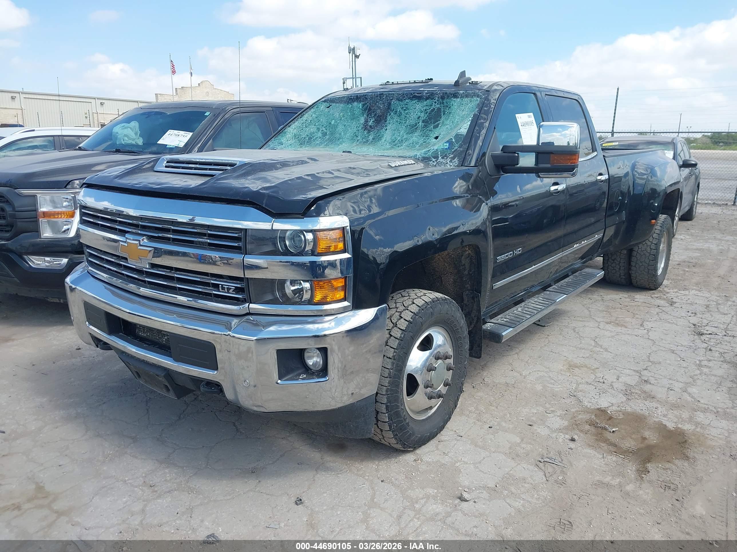 CHEVROLET SILVERADO image 2