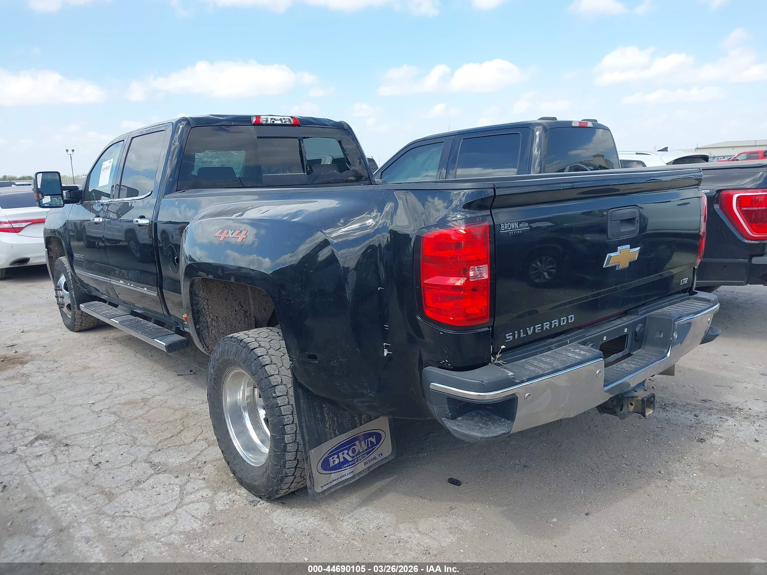 CHEVROLET SILVERADO image 3