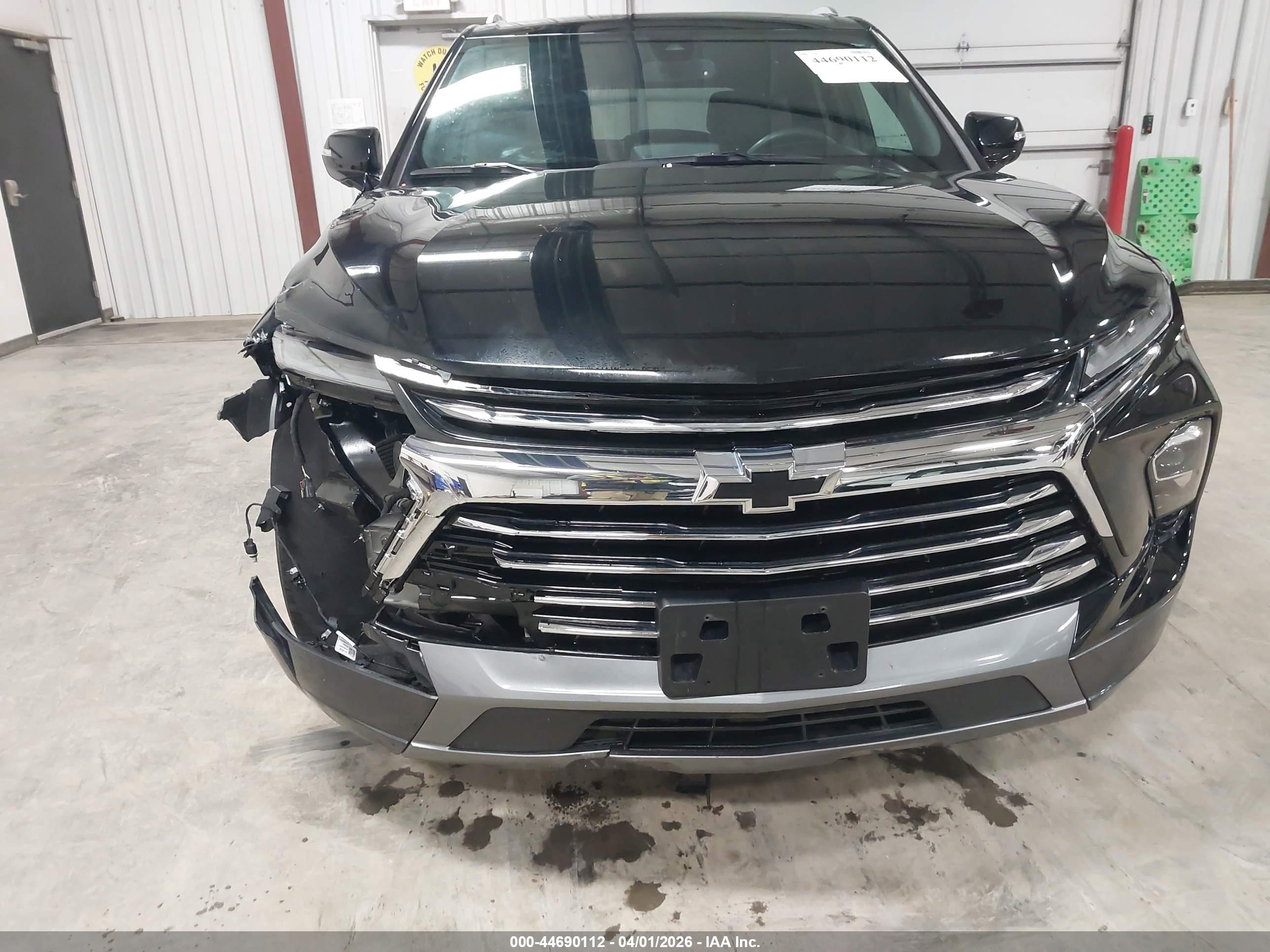 CHEVROLET BLAZER image 6