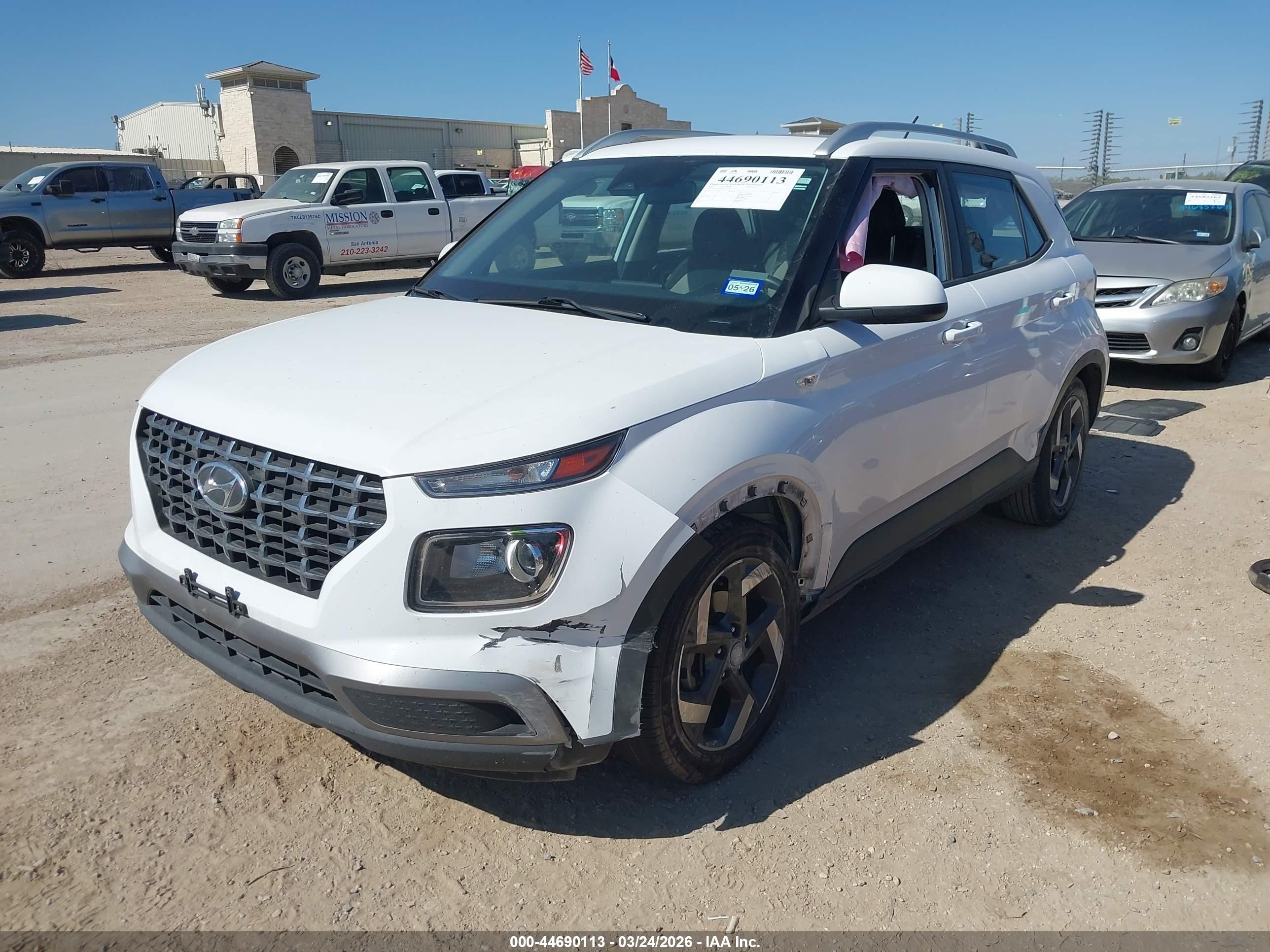 HYUNDAI VENUE image 2