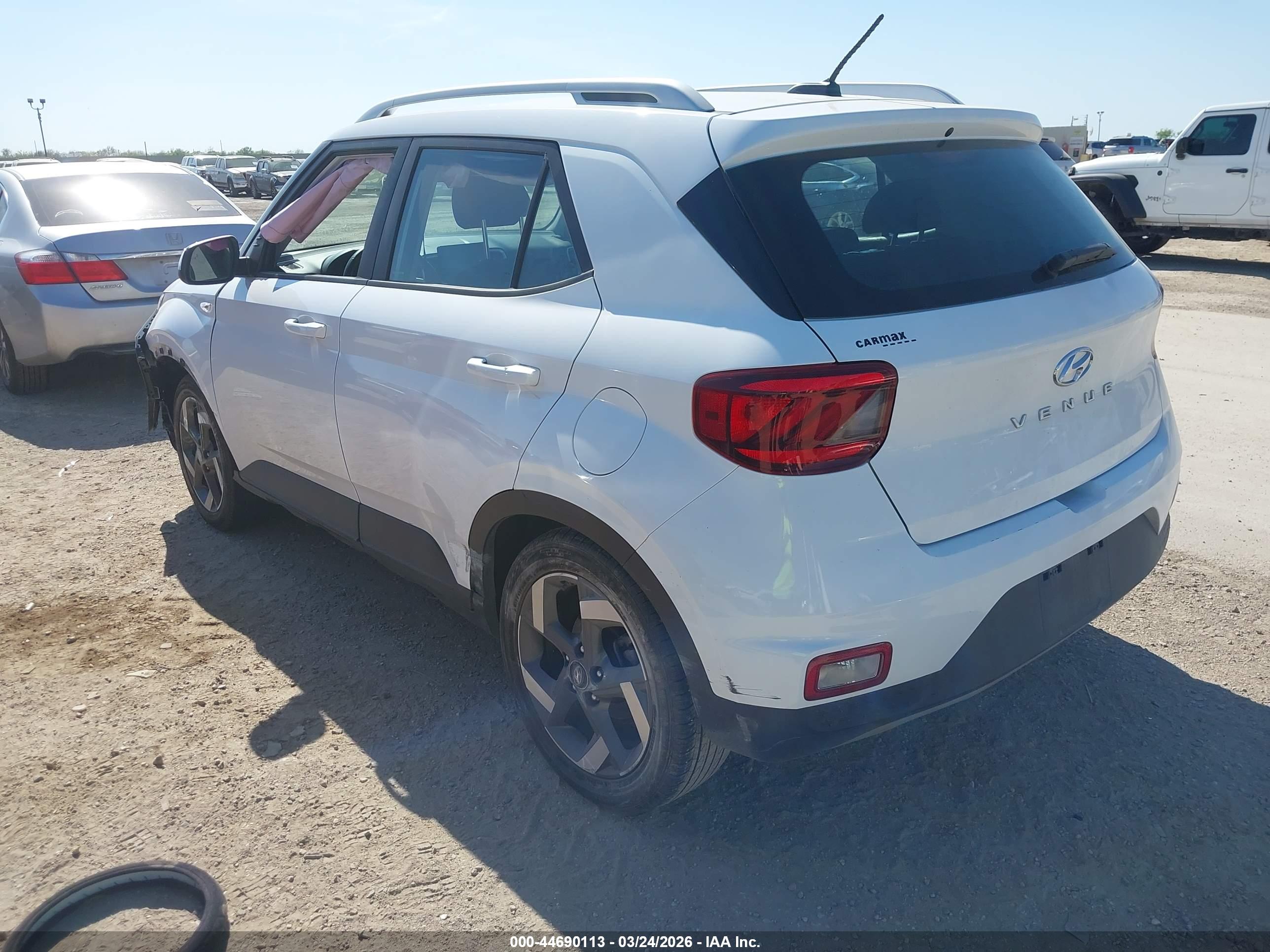 HYUNDAI VENUE image 3