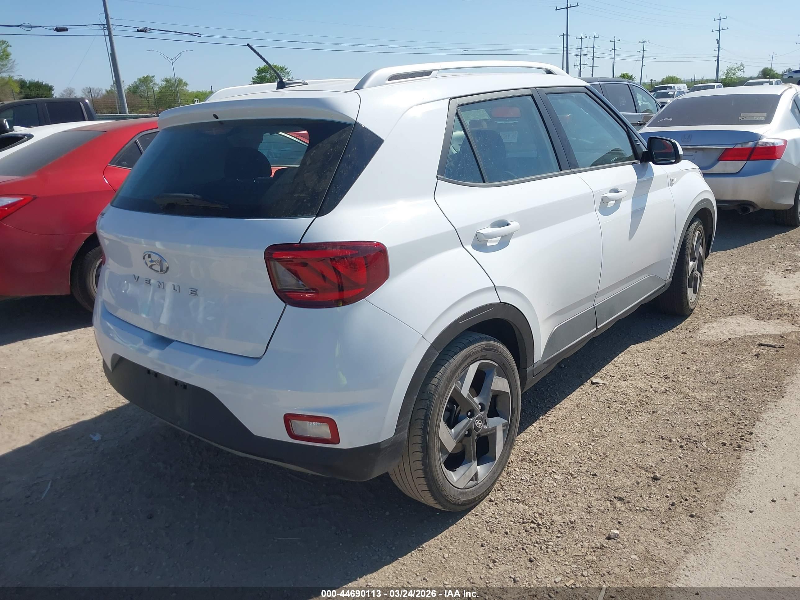 HYUNDAI VENUE image 4
