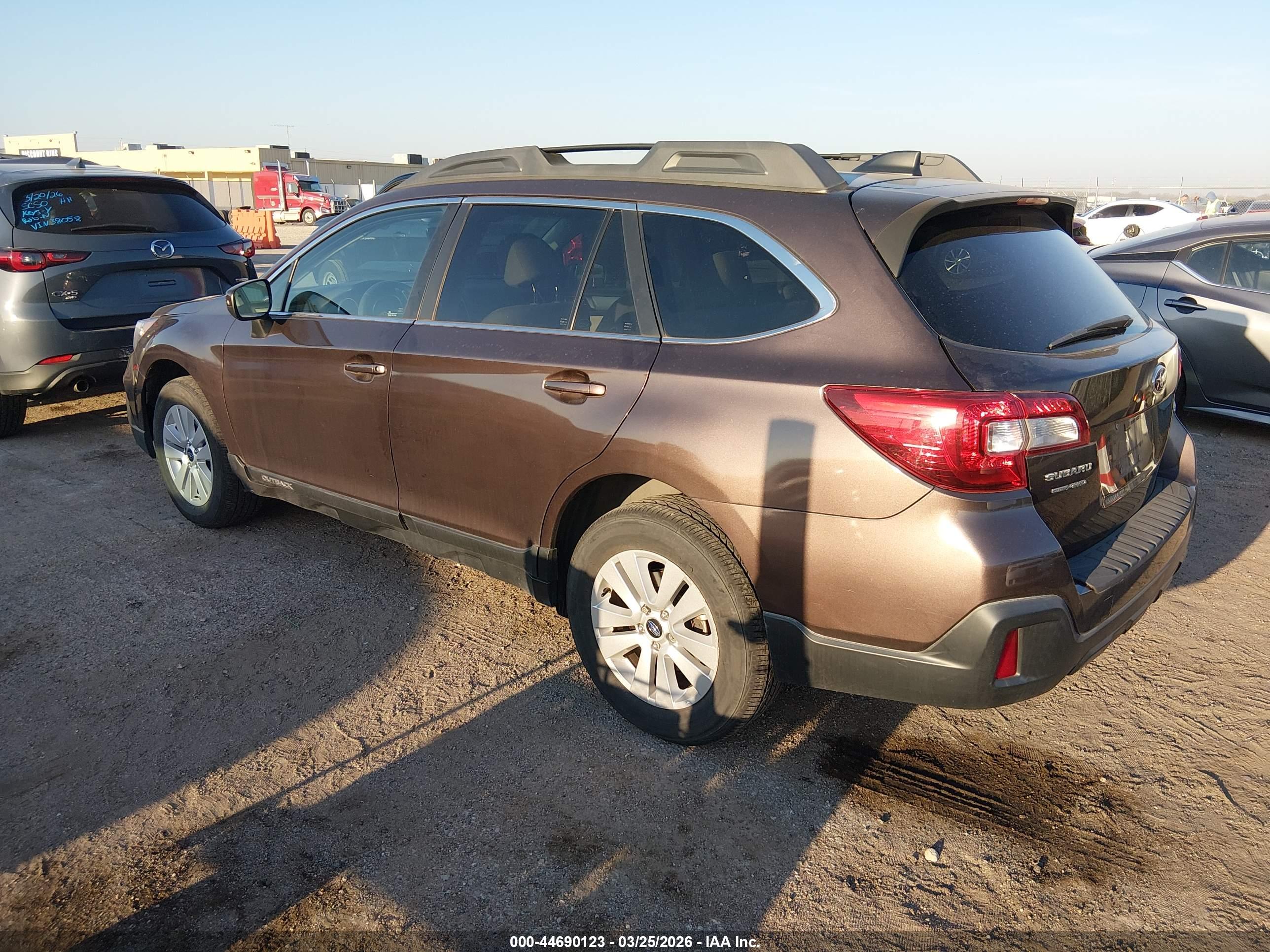 SUBARU OUTBACK image 3