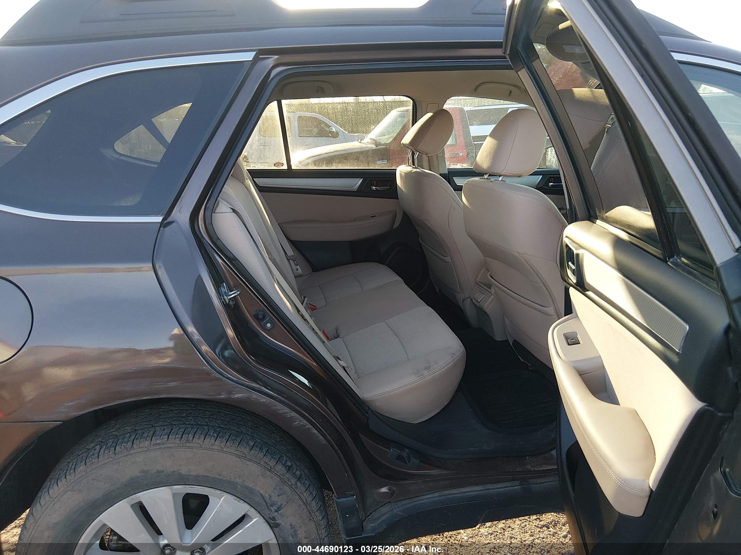 SUBARU OUTBACK image 8